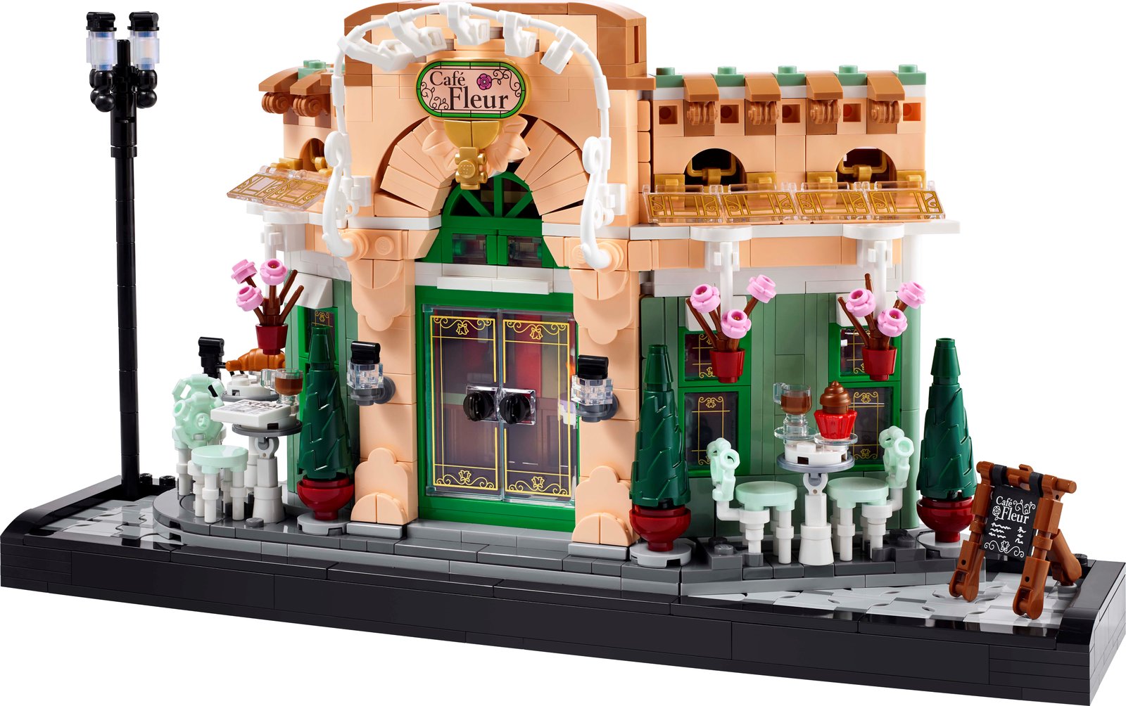 LEGO French Café — Official LEGO gallery 1 of 4 — LEGO set 10362