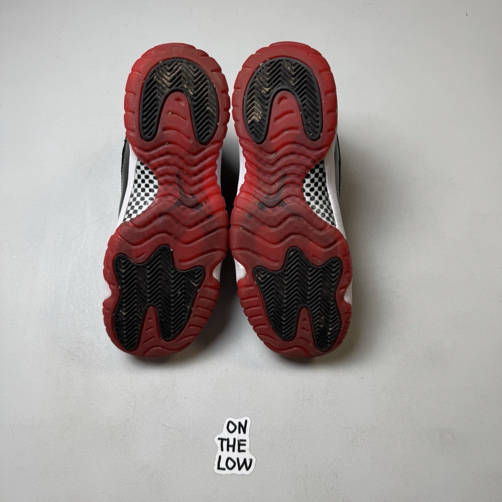 Jordan 11 Retro Playoffs Bred 2019 | 378038-061 | Size 7Y