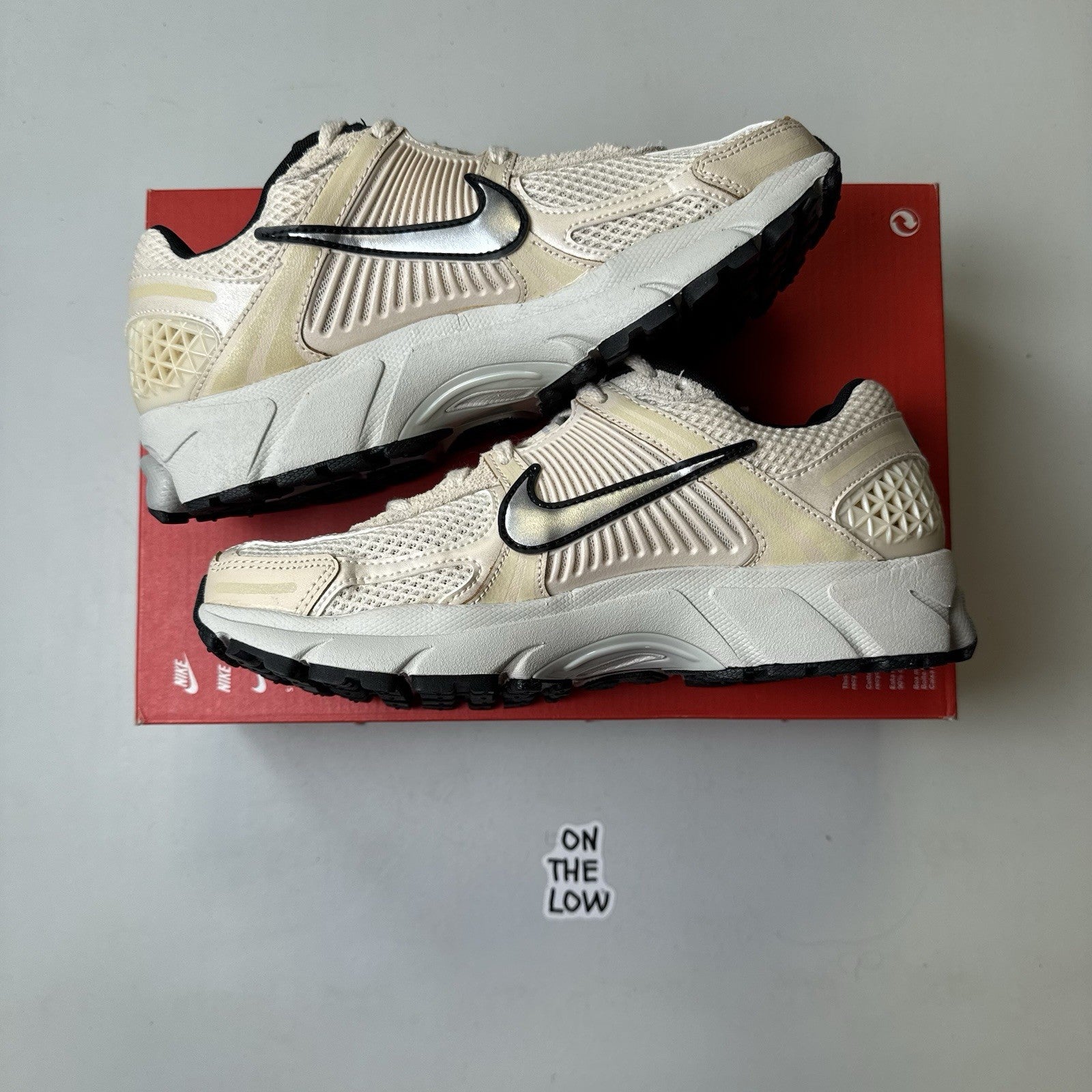 Nike Zoom Vomero 5 Pearl White Chrome Light Bone | FN6742-200| NEW |Size 9W/7.5M