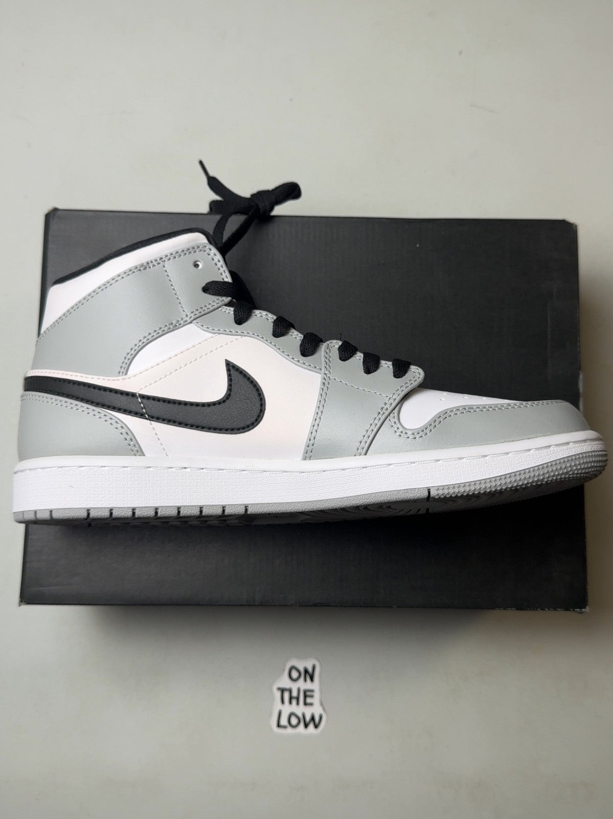Air Jordan 1 Mid Light Smoke Grey | 554724-092 | Size 9 Men's US *READ DESC*
