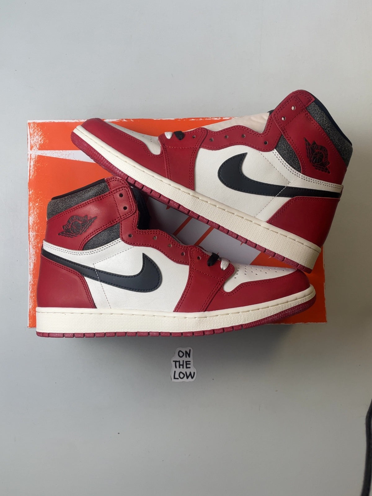 Air Jordan 1 Retro High OG Chicago Lost and Found | DZ5485-612 |