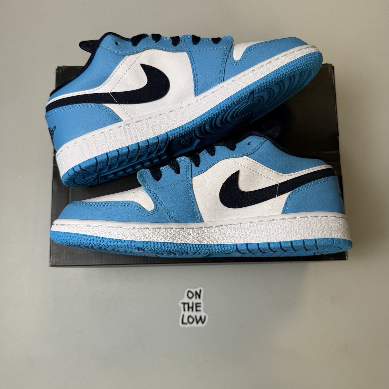 Air Jordan 1 Low GS "UNC" White/Powder Blue Size 6Y (Women’s Sz 7.5) 553560-144