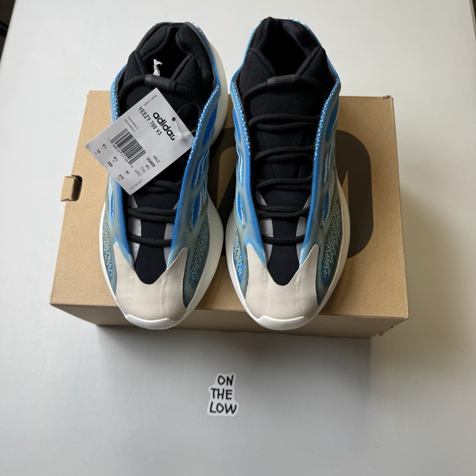 Adidas Yeezy 700 V3 Azareth | BRAND NEW | G54850 | Size 10 mens US
