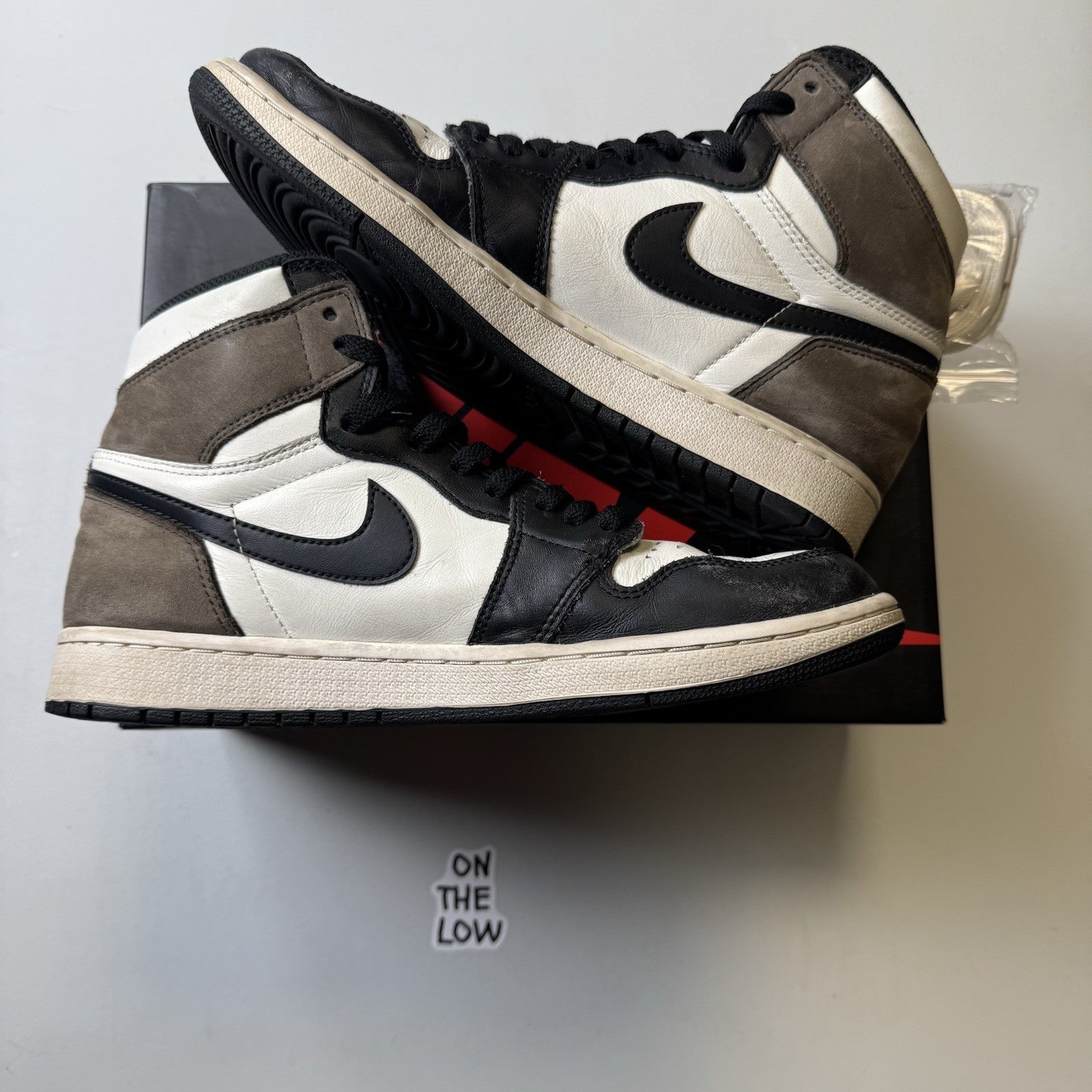 Jordan 1 Retro High Dark Mocha | 555088-105 | Size 9