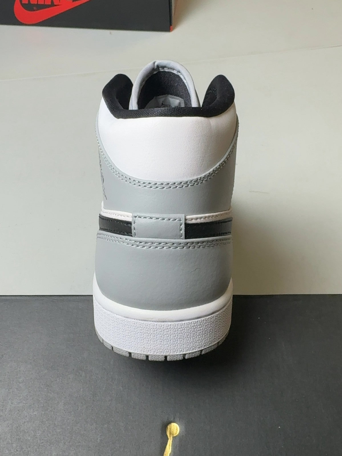 Air Jordan 1 Mid Light Smoke Grey | 554724-092 | Size 9 Men's US *READ DESC*