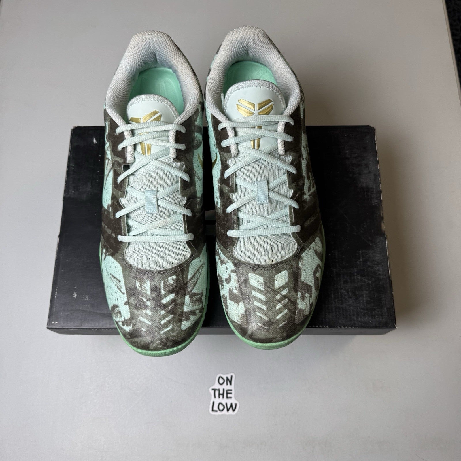 Nike Kobe Mentality Fiberglass | 704942-301 |  Sz 13 Mens US | VERY CLEAN!