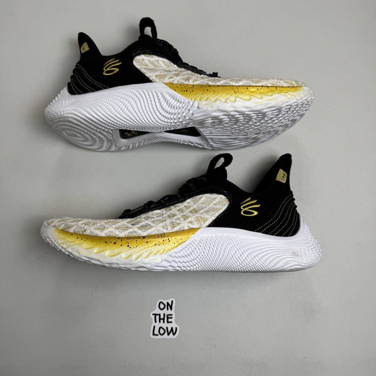 Under Armour Curry Flow 9 Close It Out | 3025684-103 | Size 11.5 Mens