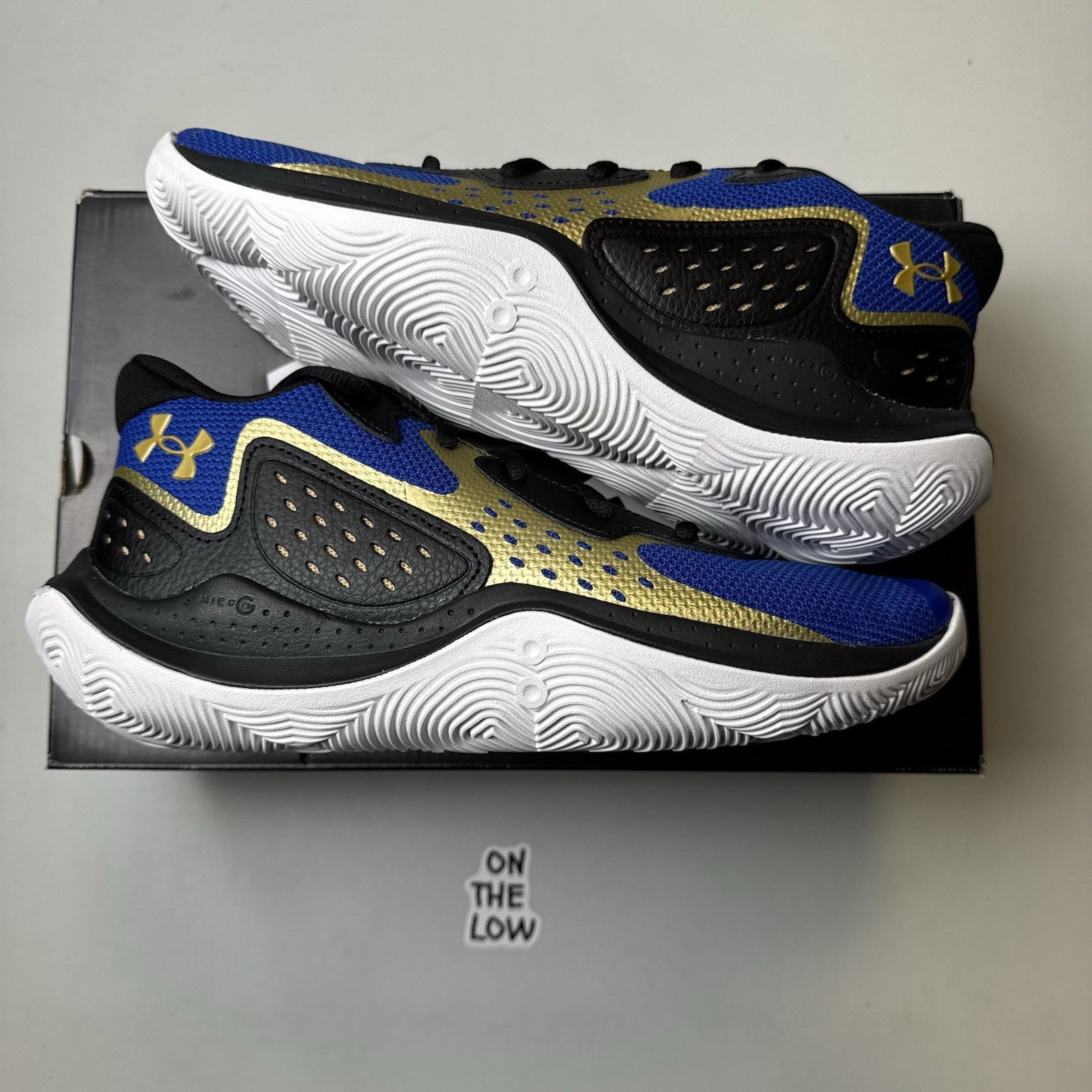 Under Armour Unisex Adult Jet '23 Shoes Black/Blue |3026634-004 | Size 10 Mens