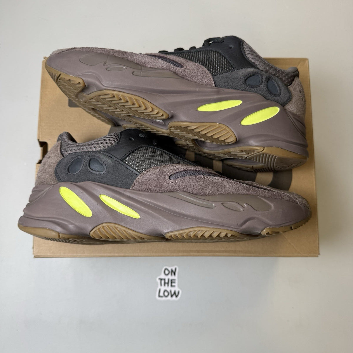 ADIDAS YEEZY BOOST 700 V2 MAUVE | EE9614 | Size 7.5 Mens