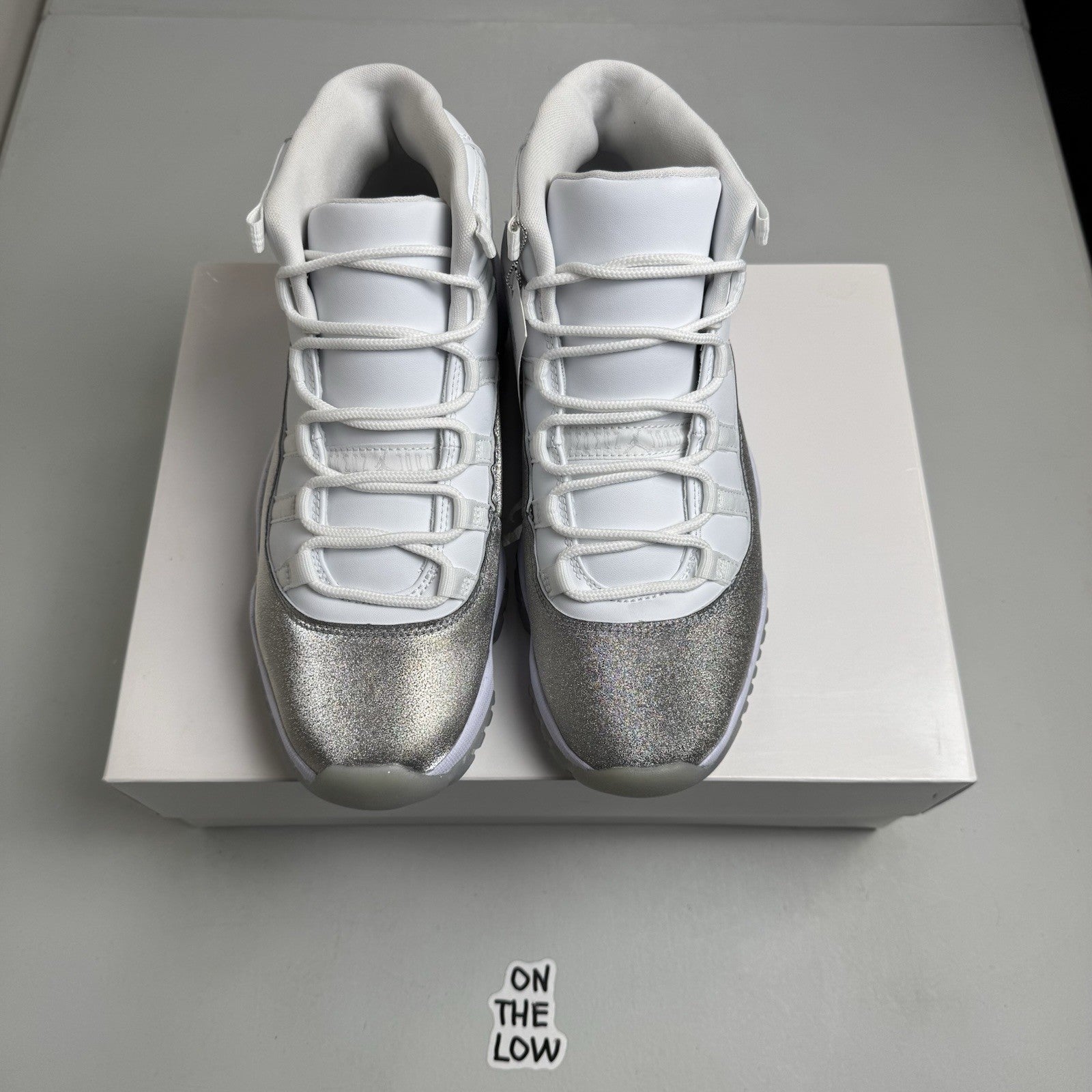 Air Jordan 11 Retro Vast Grey Metallic | AR0715-100 | Size 10 W