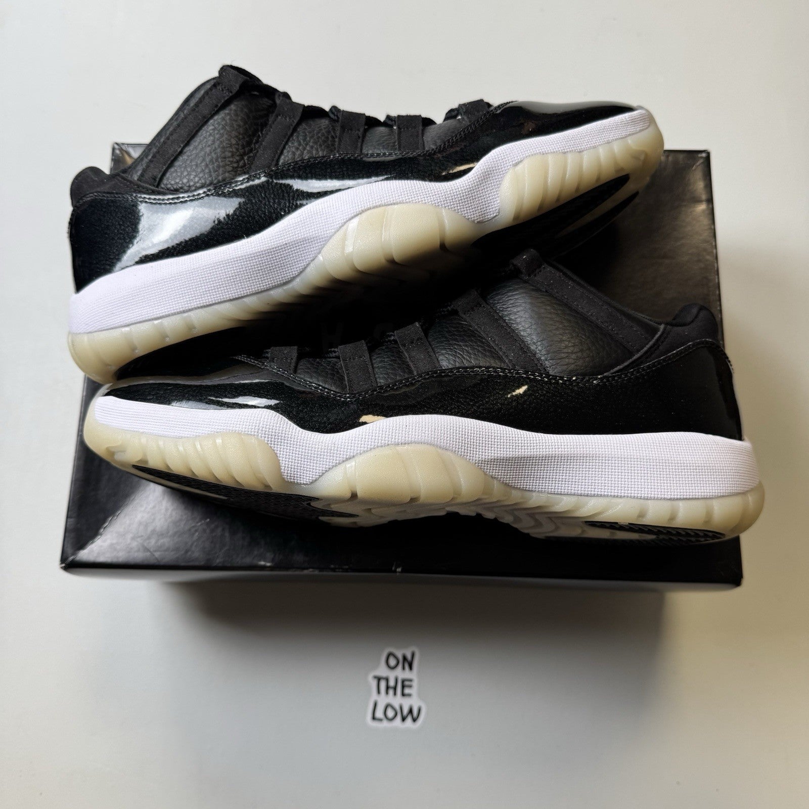 Jordan 11 Retro Low 72-10 | AV2187-001 | Size 11 Mens US