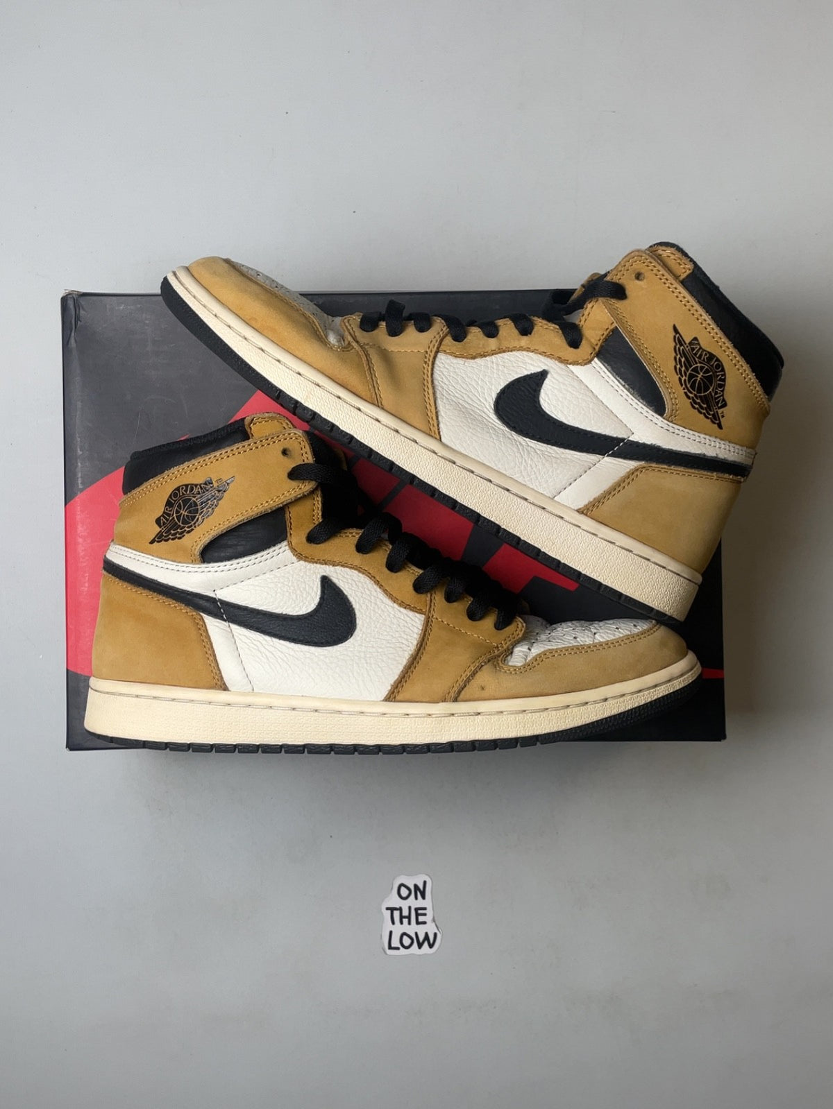 Air Jordan 1 Retro High Rookie of the Year | 555088-700 | Size 10.5 Men's US