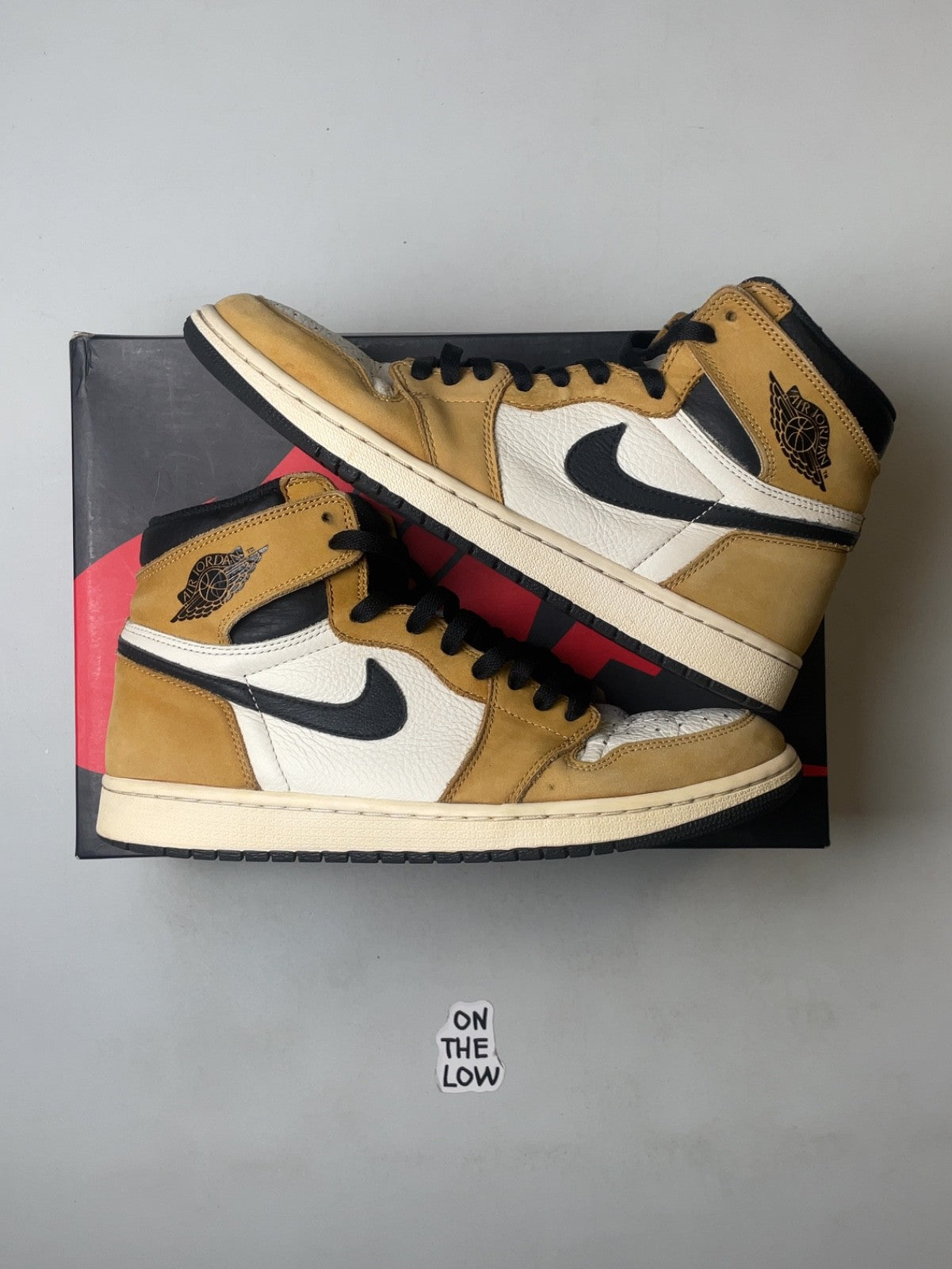 Air Jordan 1 Retro High Rookie of the Year | 555088-700 | Size 10.5 Men's US