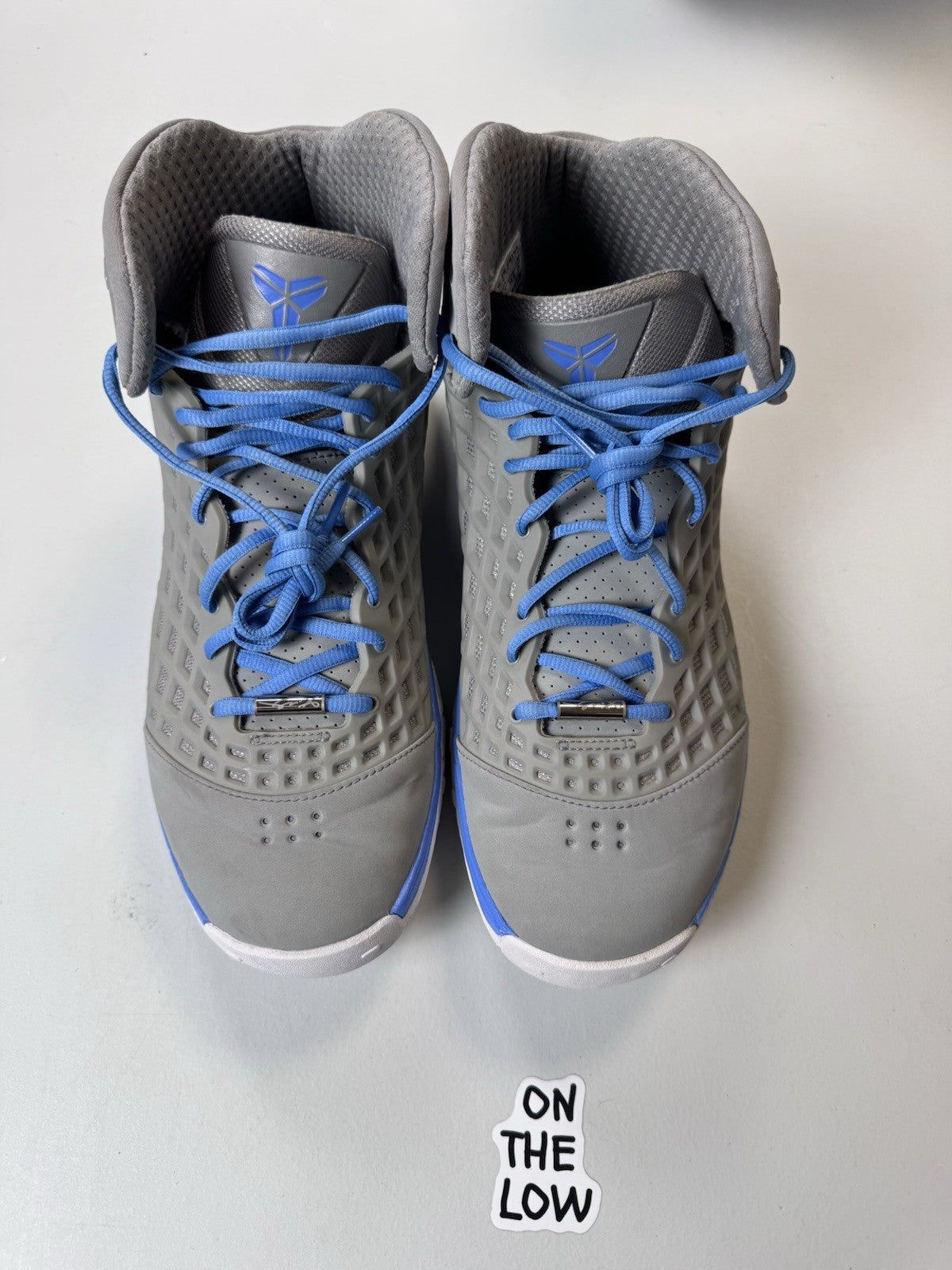 Nike Mens Zoom Kobe 3 MPLS Seal Grey UNC White | 318090-011 | Size 10.5 Mens