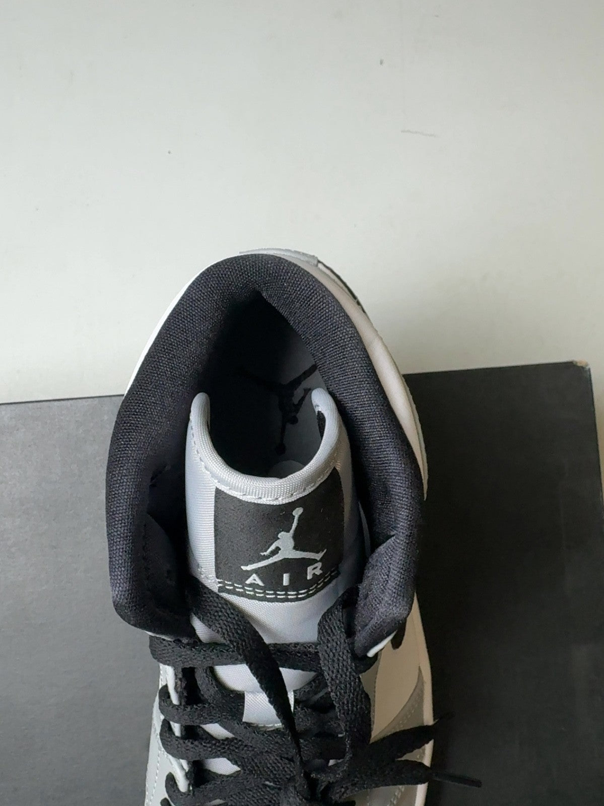Air Jordan 1 Mid Light Smoke Grey | 554724-092 | Size 9 Men's US *READ DESC*