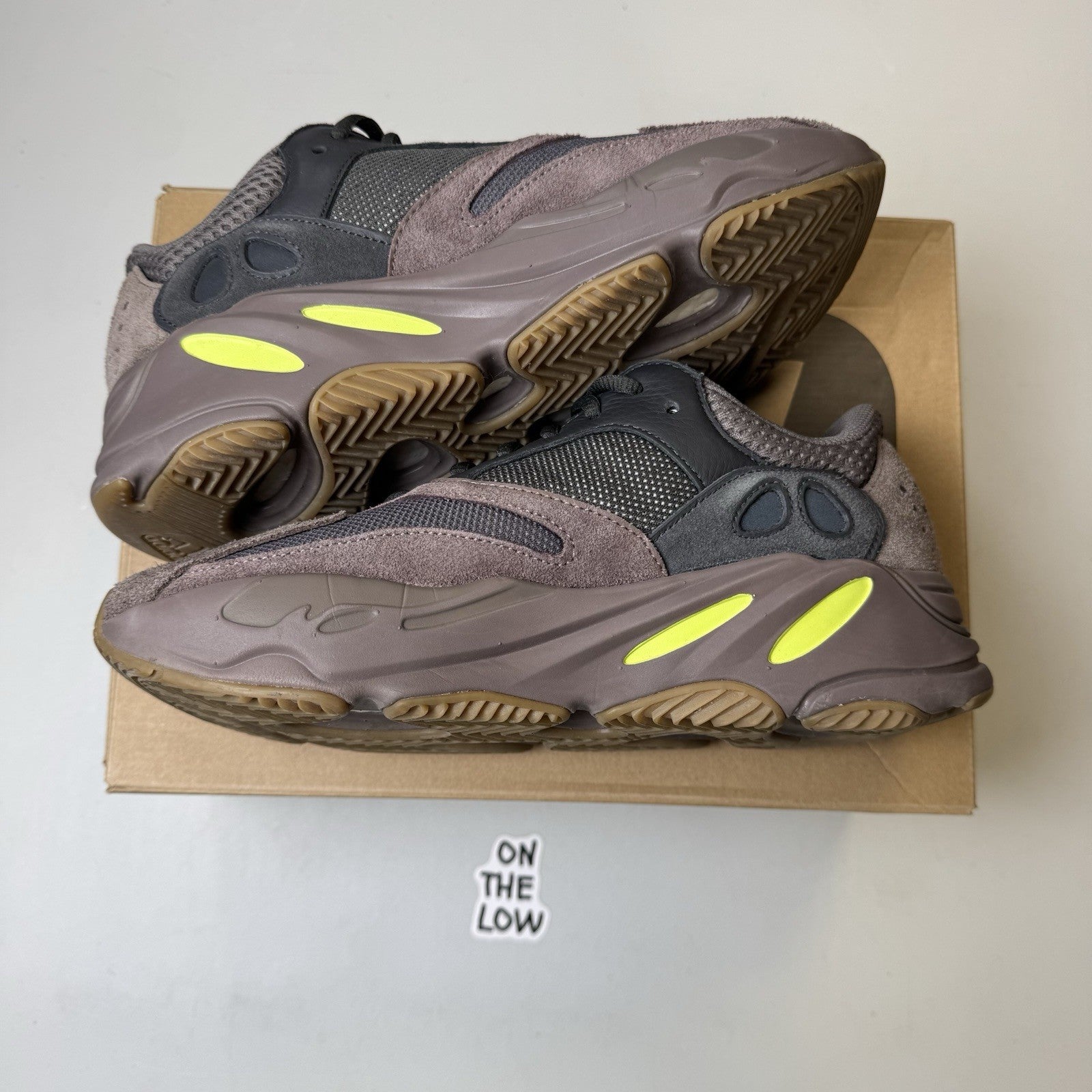 ADIDAS YEEZY BOOST 700 V2 MAUVE | EE9614 | Size 7.5 Mens