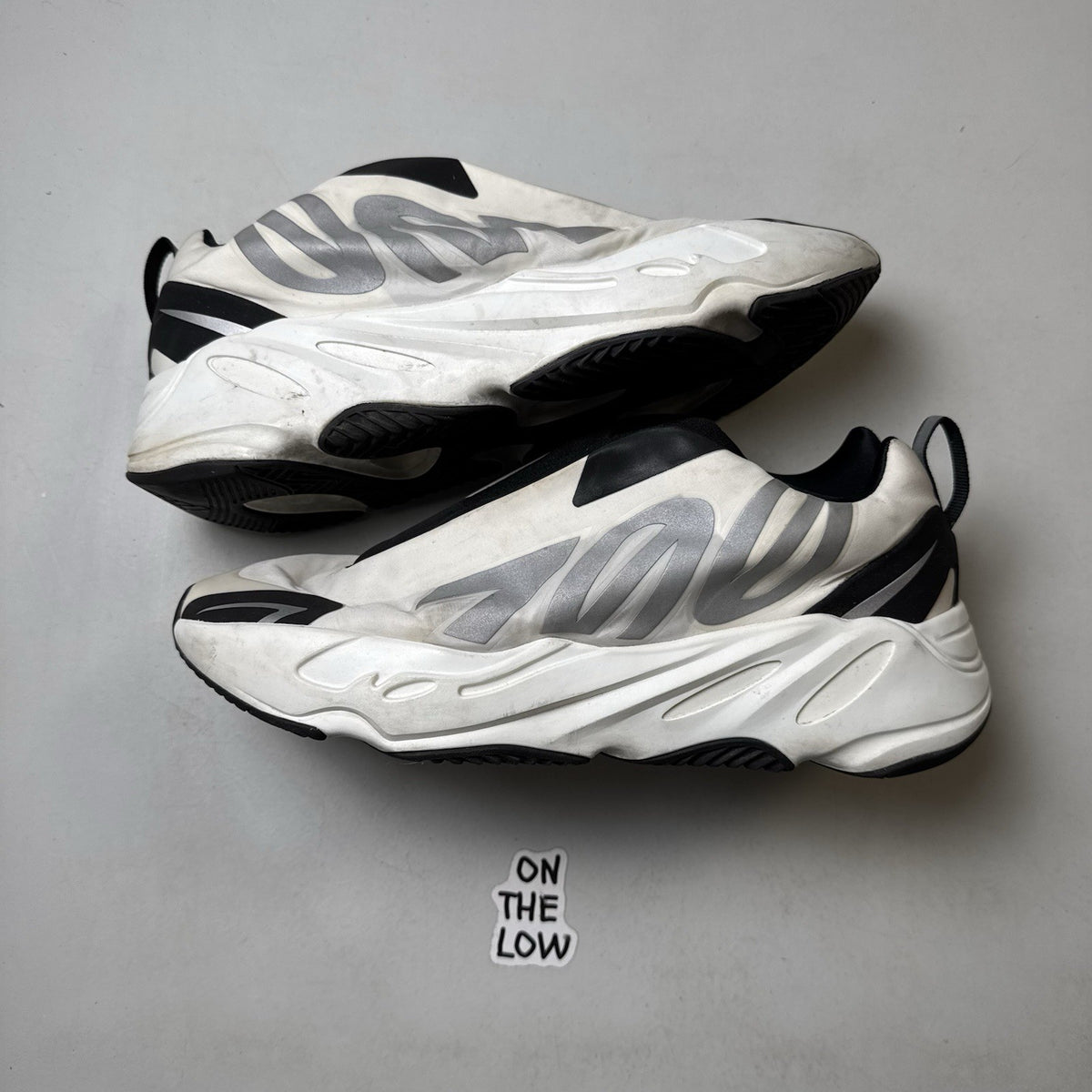 Adidas Yeezy Boost 700 MNVN Laceless Analog | IG4798 | Size 11.5