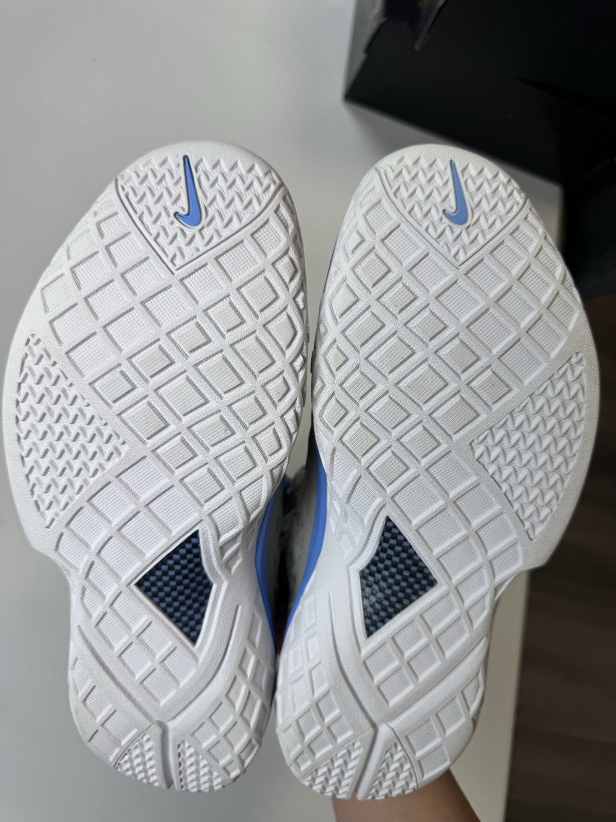 Nike Mens Zoom Kobe 3 MPLS Seal Grey UNC White | 318090-011 | Size 10.5 Mens
