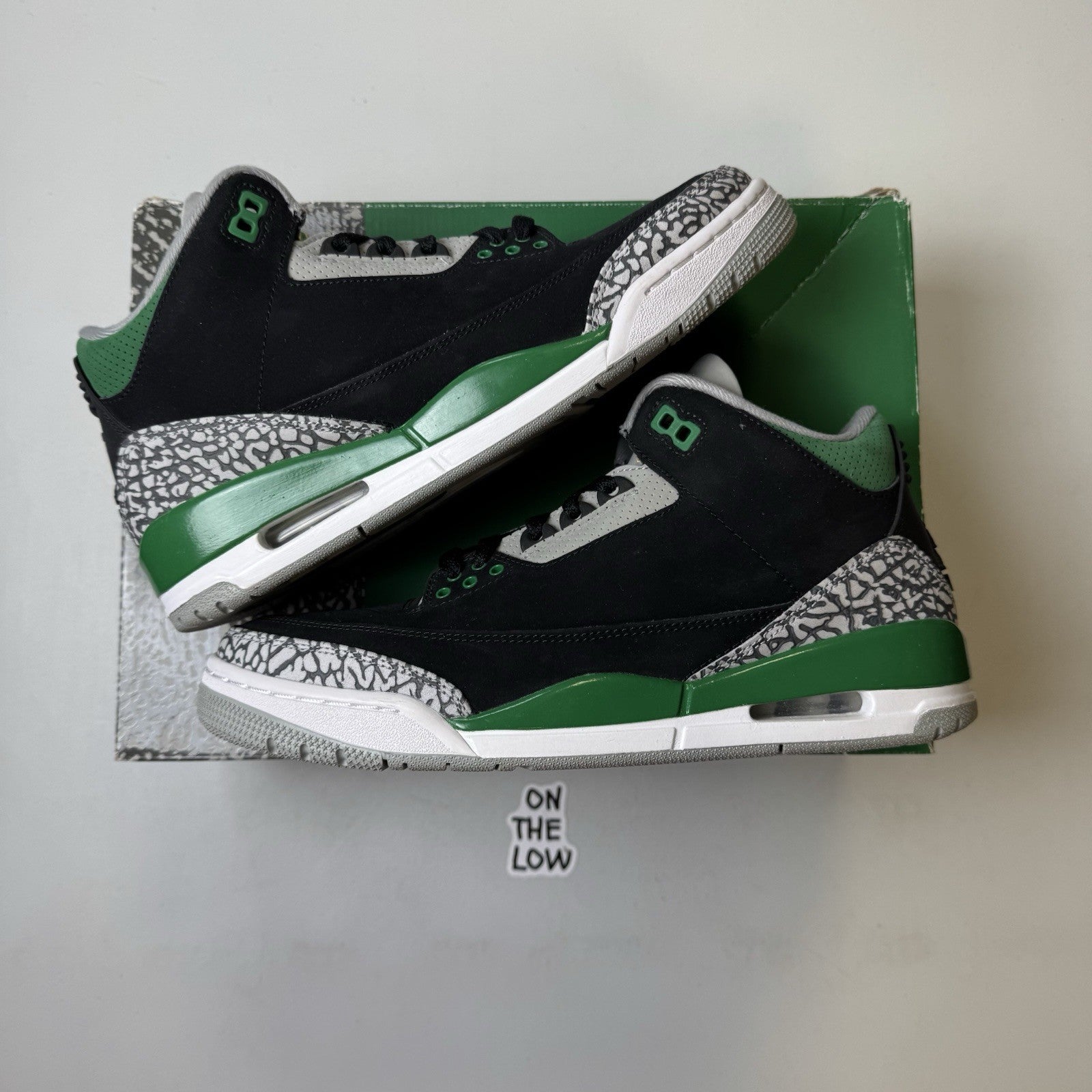 Air Jordan 3 Retro Pine Green | CT8532-030 | Size 8.5 Mens