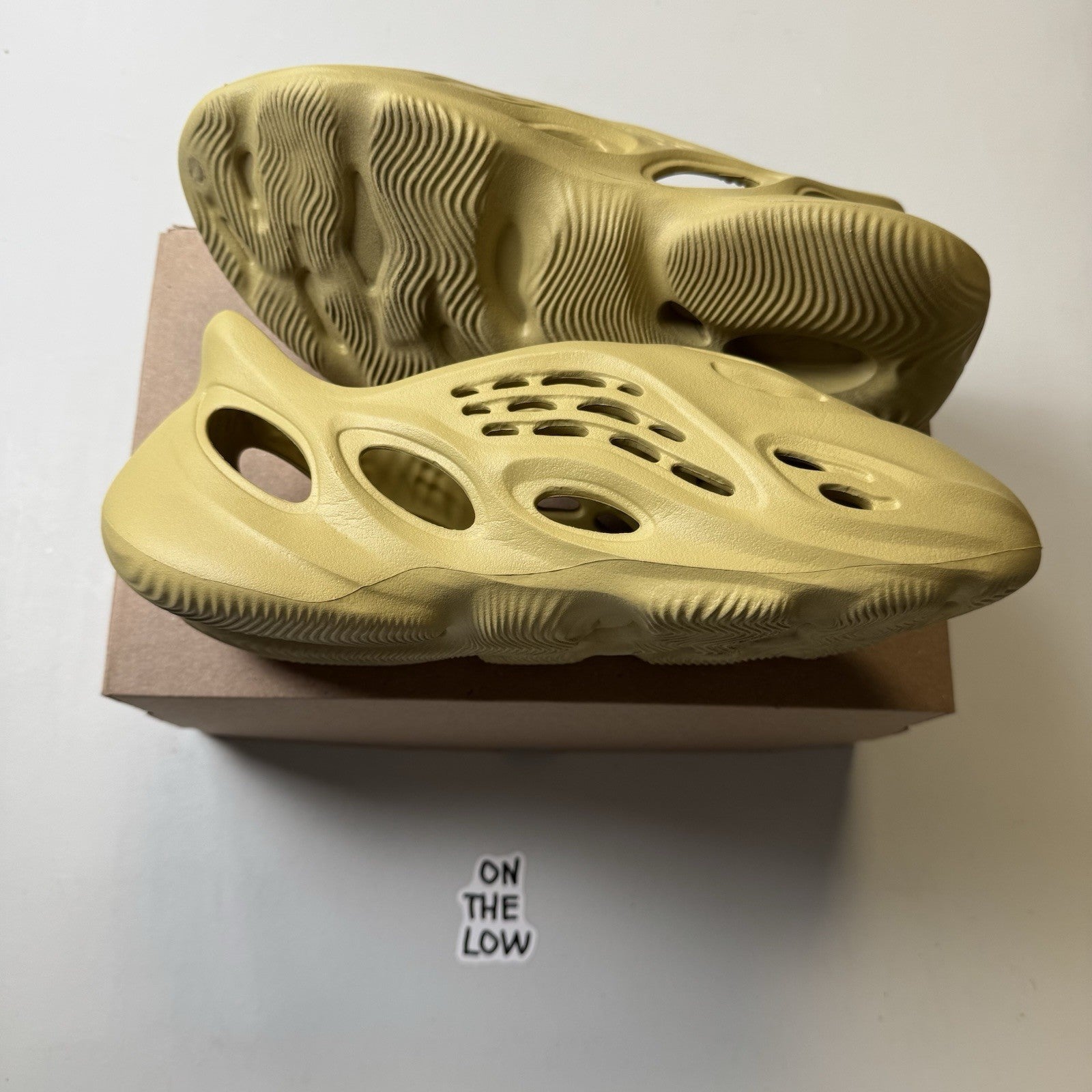 Adidas Yeezy Foam RNNR Sulfur | GV6775 | Size 9 Mens  US