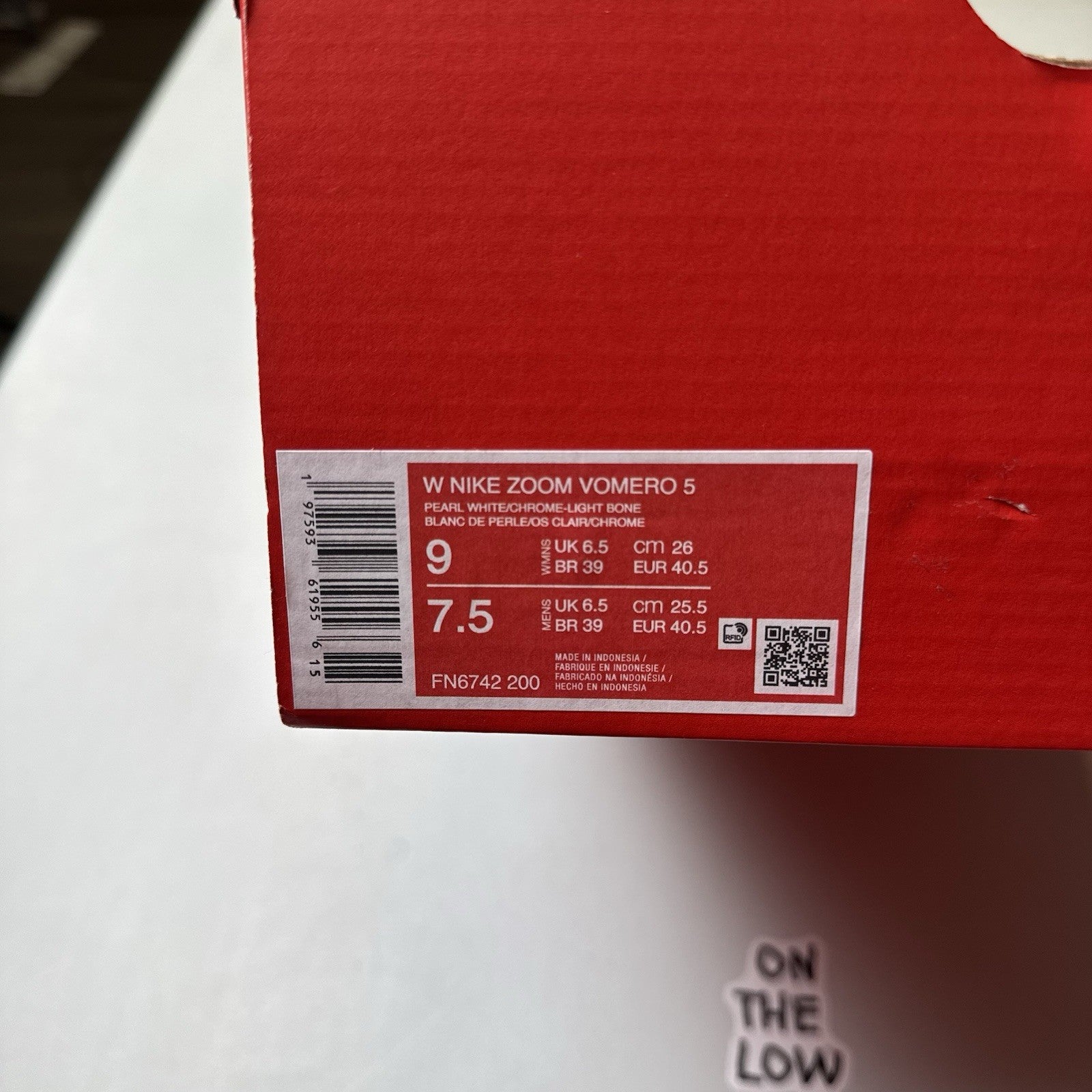 Nike Zoom Vomero 5 Pearl White Chrome Light Bone | FN6742-200| NEW |Size 9W/7.5M