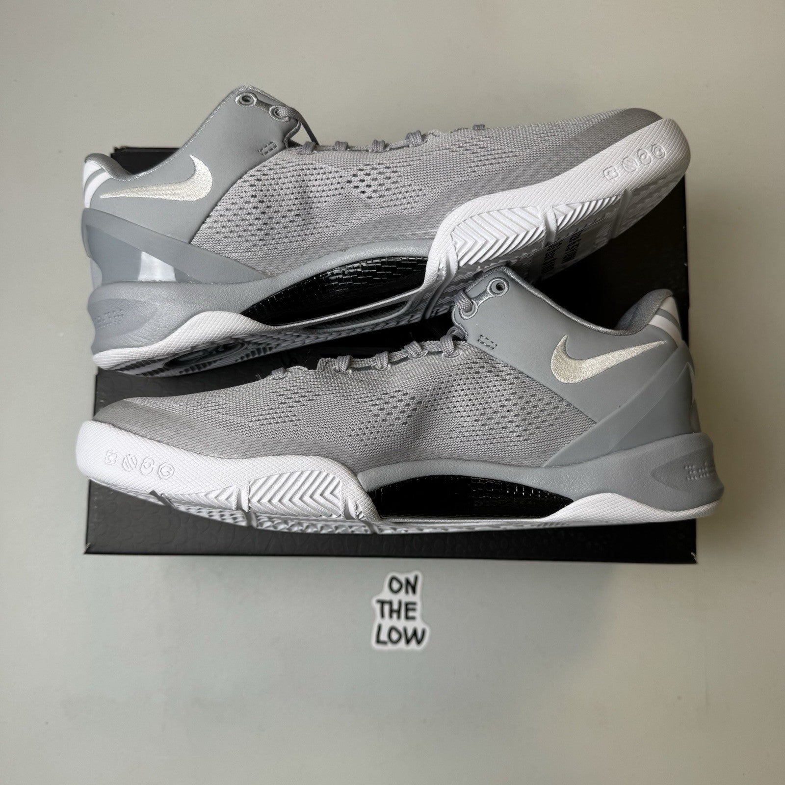 Nike Kobe 8 VIII Wolf Grey White FN0266 003 GS Size 6.5Y / Women’s Size 8 New