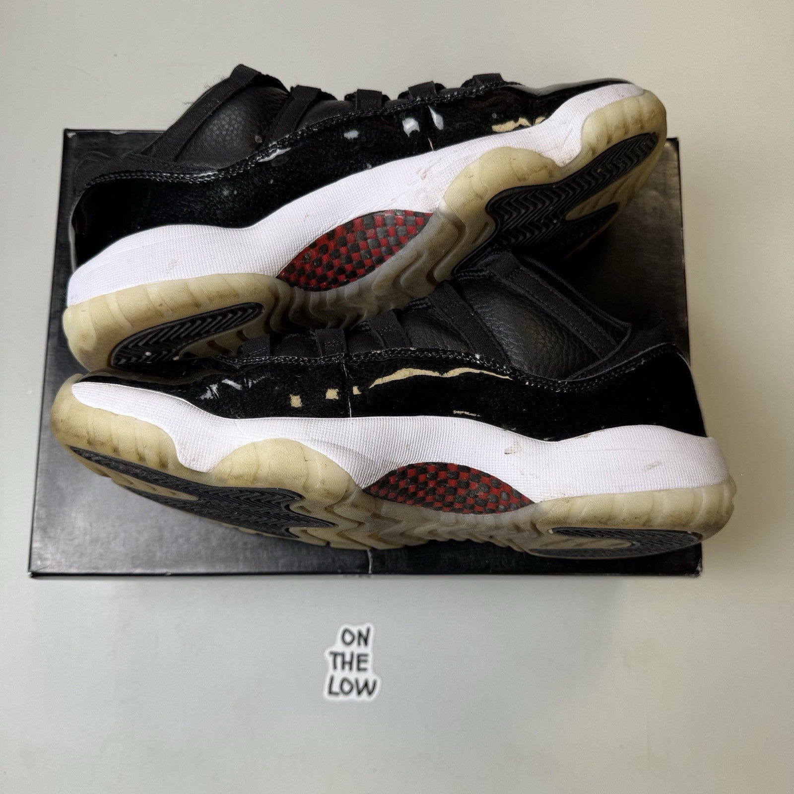 Air Jordan 11 Retro Low 72-10 | AV2187-001 | Size 10 Mens US