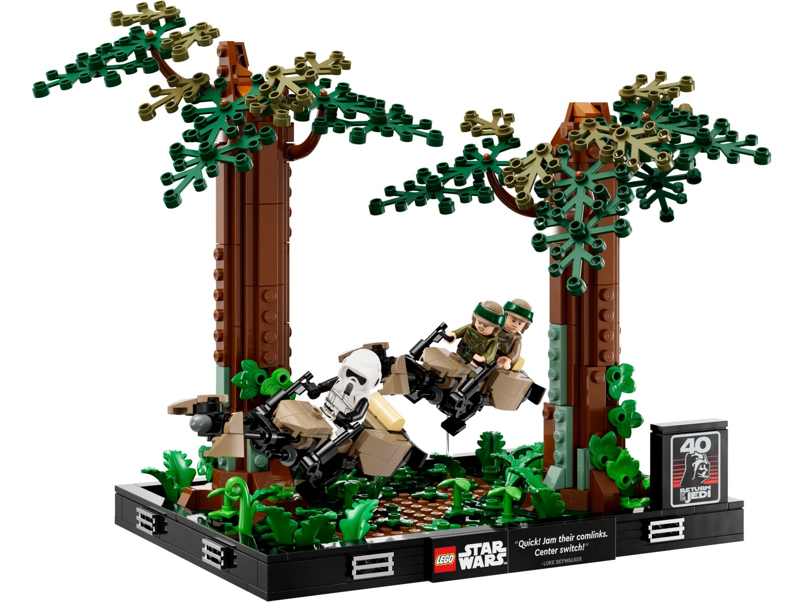 LEGO Endor Speeder Chase Diorama — Official LEGO gallery 1 of 4 — LEGO set 75353