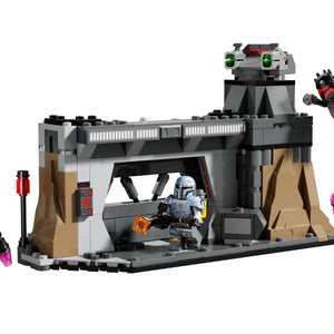 LEGO Paz Vizsla™ and Moff Gideon™ Battle — Official LEGO gallery 1 of 4 — LEGO set 75386