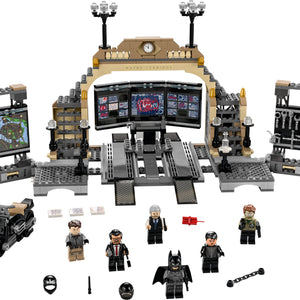 LEGO Batcave™: The Riddler™ Face-off — Official LEGO gallery 1 of 4 — LEGO set 76183