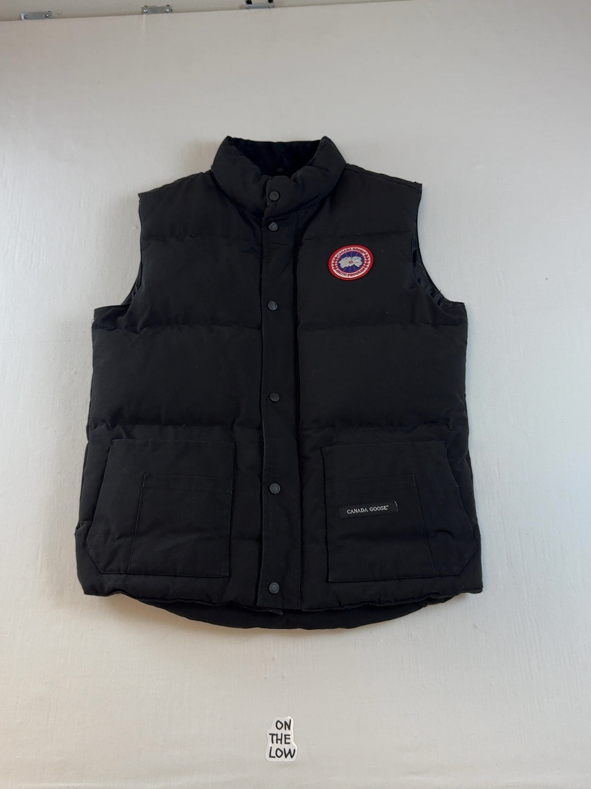 Canada Goose Logo Patch Puffer Black Vest (USED) — Drive 18WNIX41Iwpl8NimkgQoohZ0YHD1Es8aT — photo 1