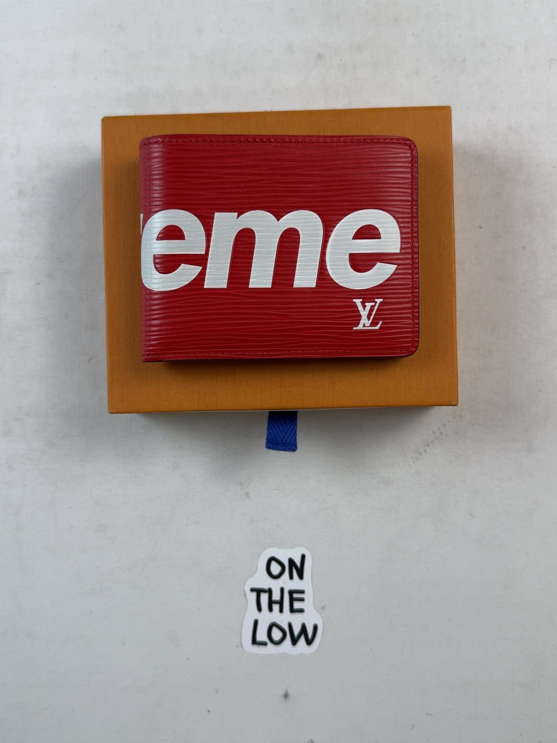 Louis Vuitton x Supreme Slender Wallet Epi Red (USED) — Drive 1_kZ4niKazN5g0YNOjsAEH_wv_sEF0cjt — photo 2