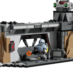 Paz Vizsla™ and Moff Gideon™ Battle — LEGO set 75386 stock image