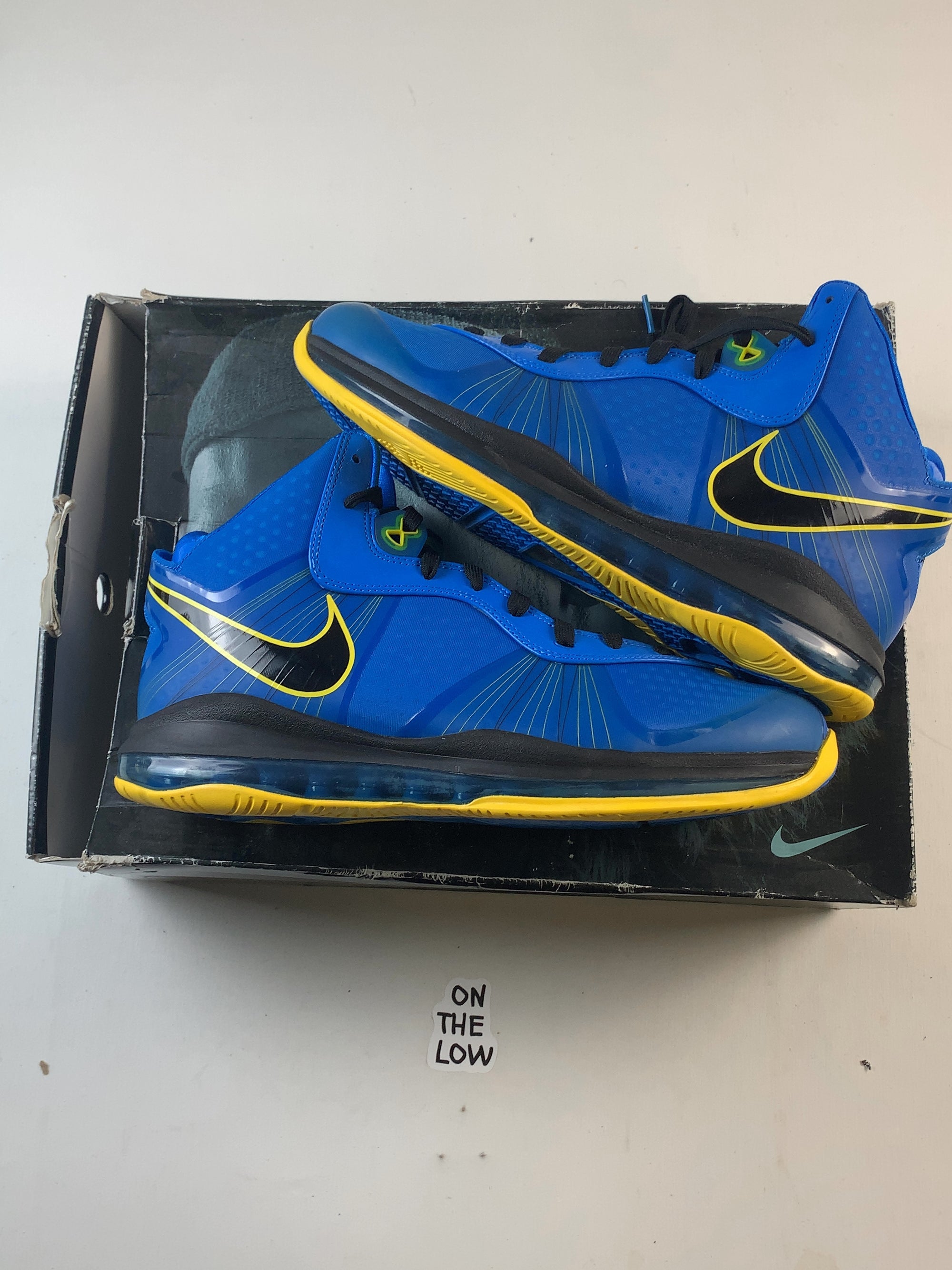 Nike LeBron 8 V/2 Entourage — Drive 1lIme5bfge8rDxkNbp8QOvUzKIieqWUGO — photo 1