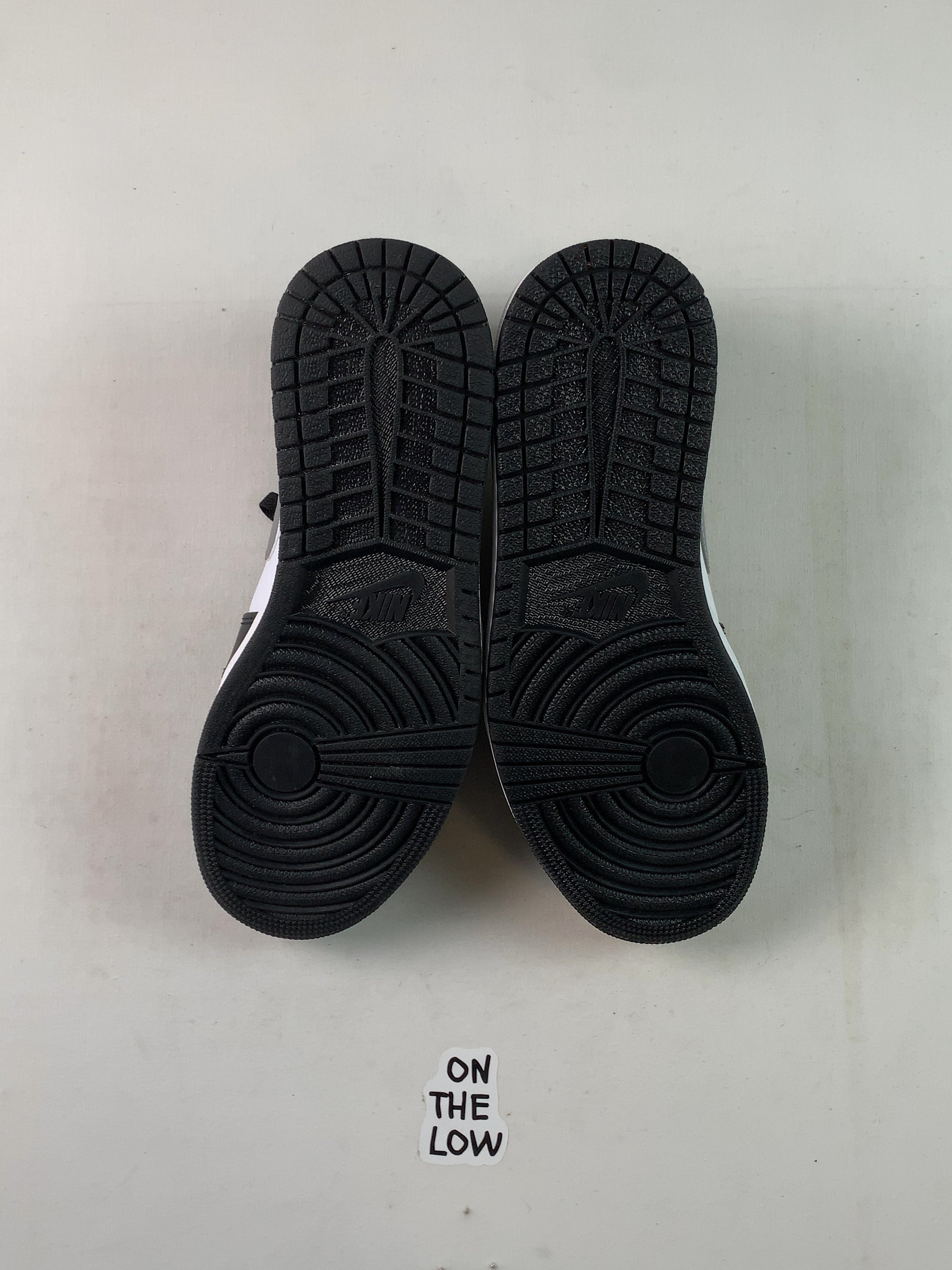 Jordan 1 Low Black White Grey (USED) — Drive 1oT_AuJay4RI-U3Pq4D6g4Cj0pB8ywaQ5 — photo 6