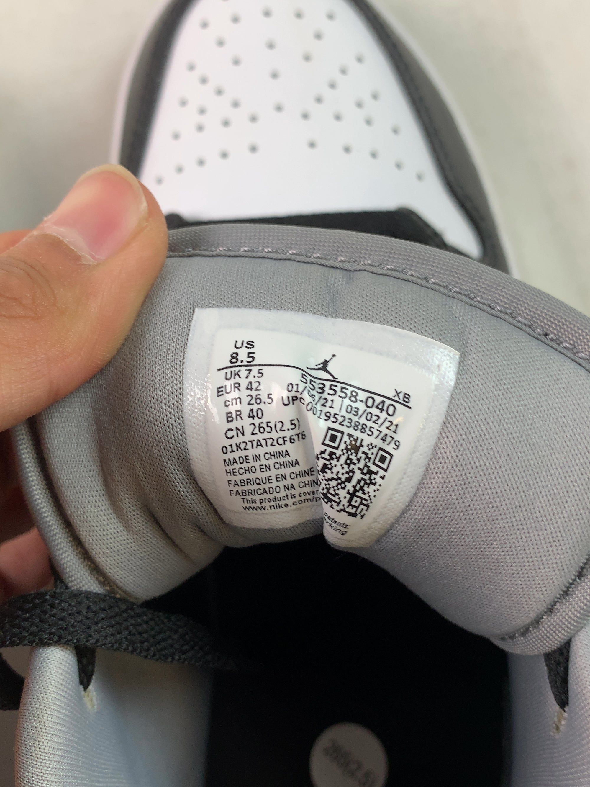 Jordan 1 Low Black White Grey (USED) — Drive 1d2y9A3b047RAu3Kb7-Cc6JNnHva9bP5K — photo 7