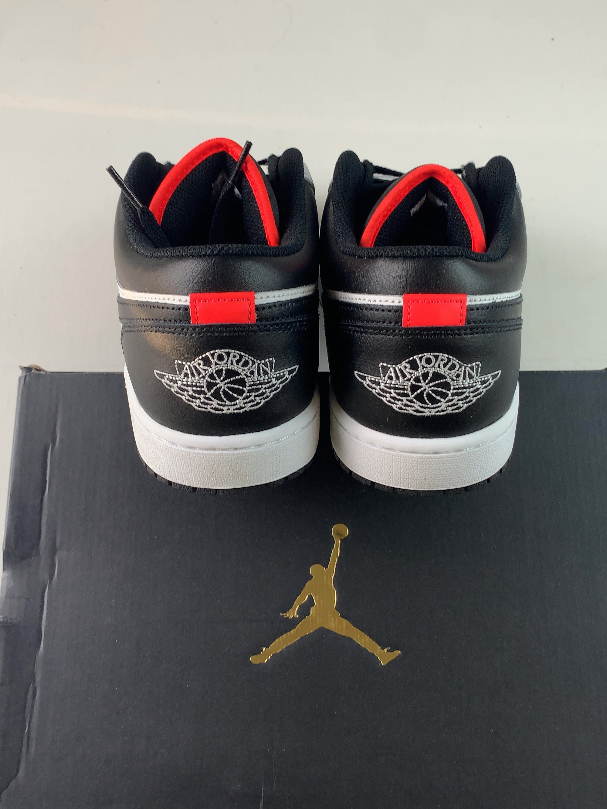 Jordan 1 Low Neutral Grey Infrared — Drive 1AkNX9zDX37oGlzVM6pHoASdyDp3ZaNp9 — photo 5