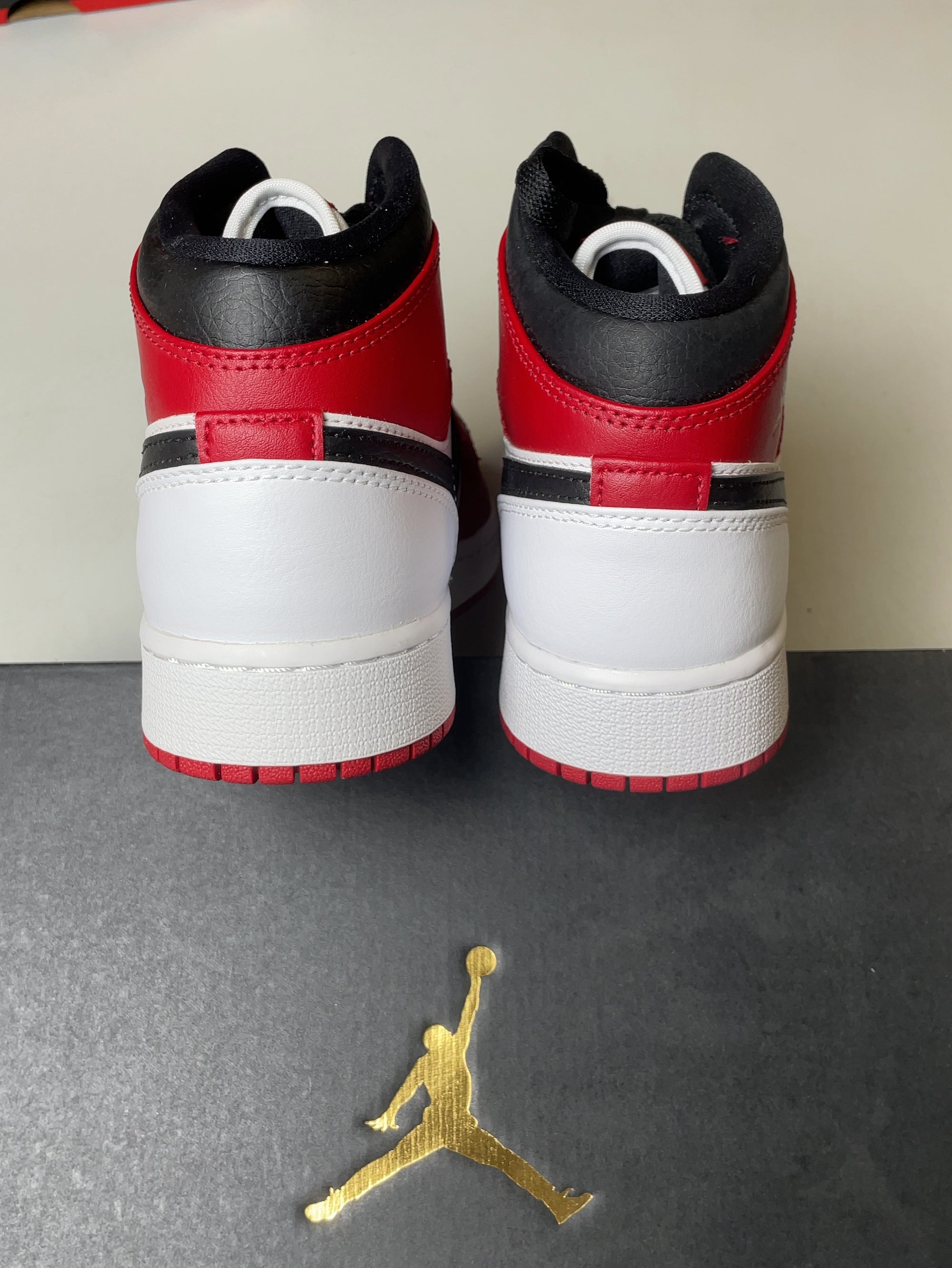 Jordan 1 Mid Chicago (2020) (GS)