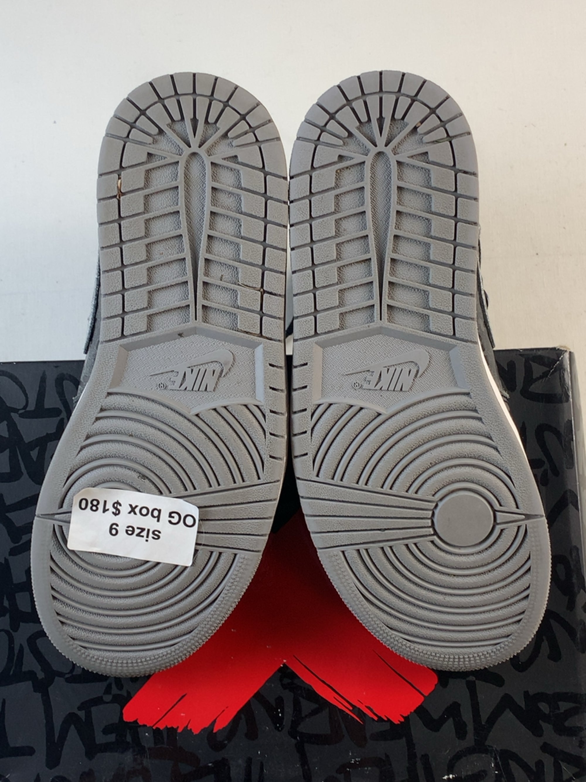 Jordan 1 Retro High OG Rebellionaire (USED) — Drive 1ei3wCDKKNKkHA_b3cnVNmwHy21EtwrvD — photo 5