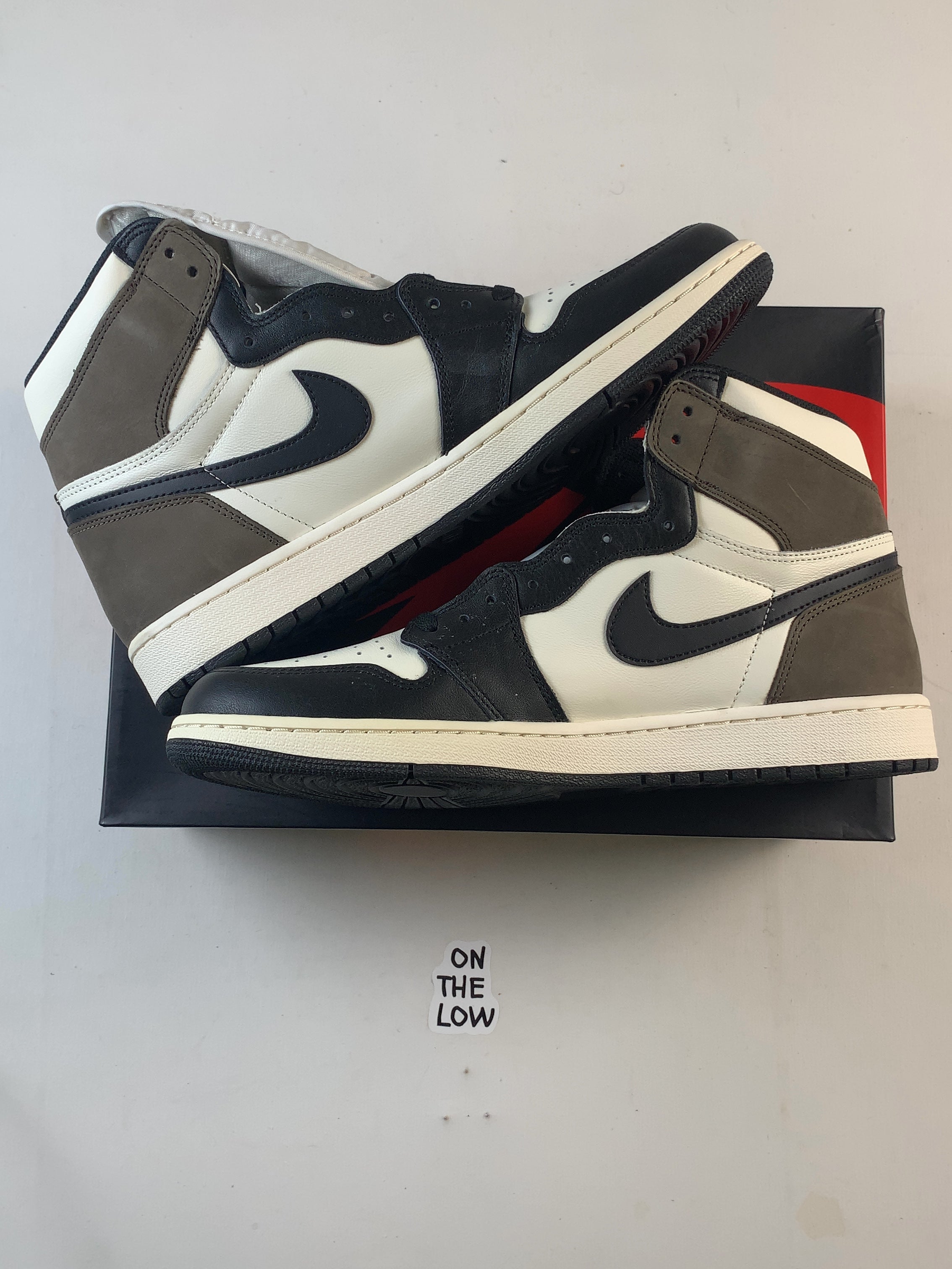 Air Jordan 1 Retro High Dark Mocha — Drive 1tNtYEnpBeg5eRFEv2i1aqV124EeGntrh — photo 2