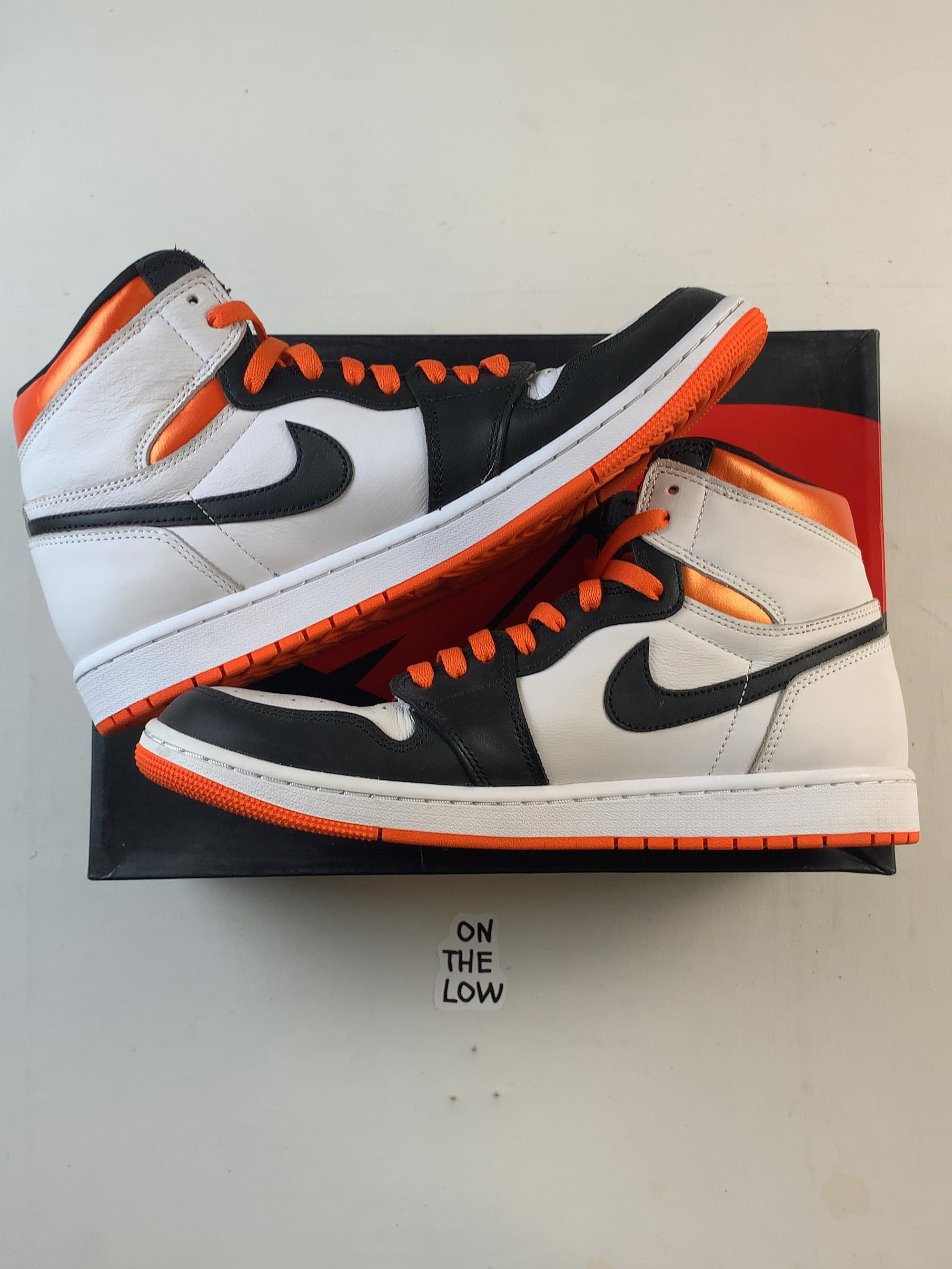Jordan 1 Retro High Electro Orange (USED) — Drive 10B7DCDOphUM8cZB-fZoU_p3RR2vbScc8 — photo 2