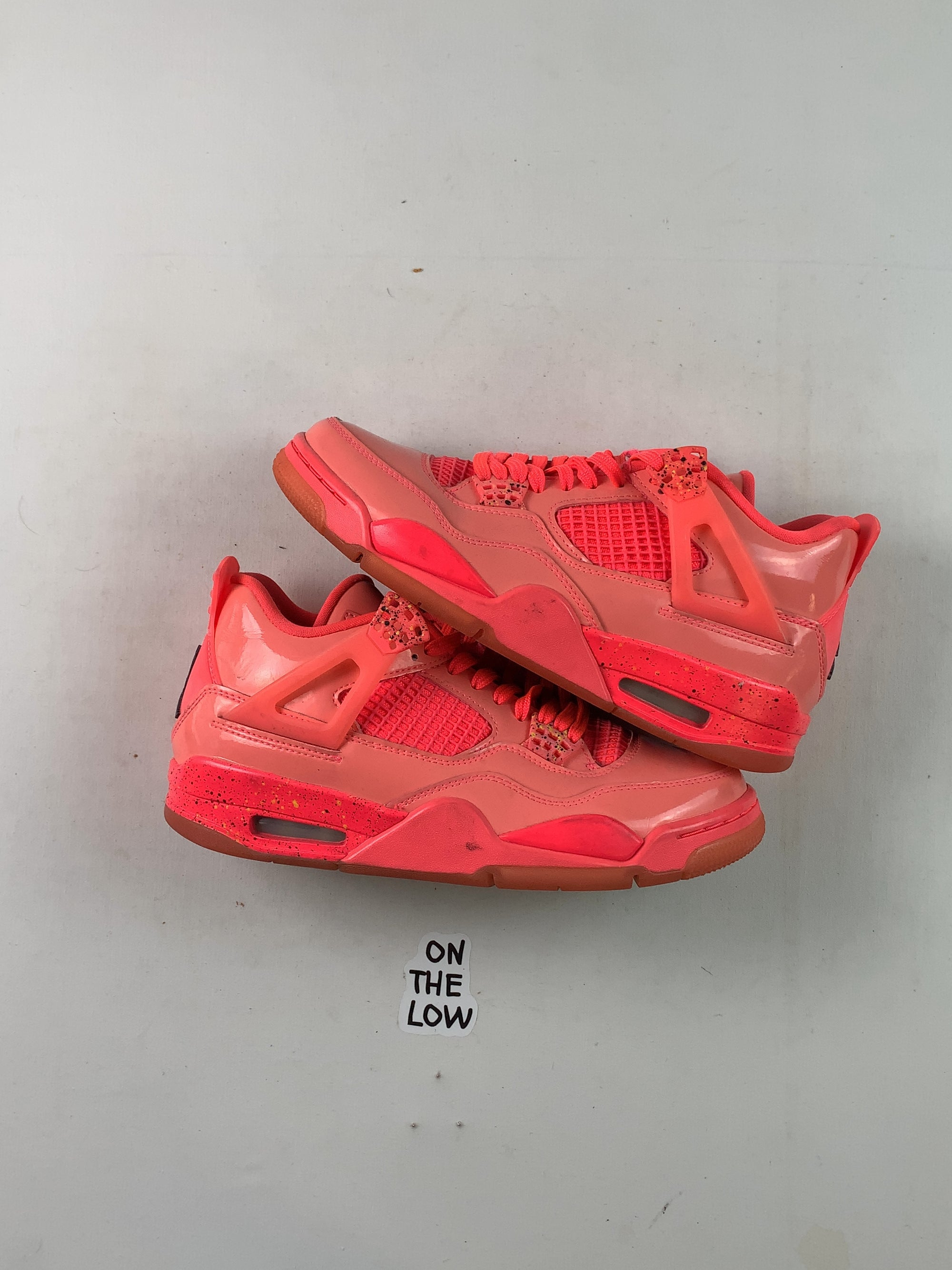 Jordan 4 Retro Hot Punch (Women's) (USED) — Drive 1c74ZpGmFNByjWG8OEvyqr1kHQv7WPW70 — photo 1