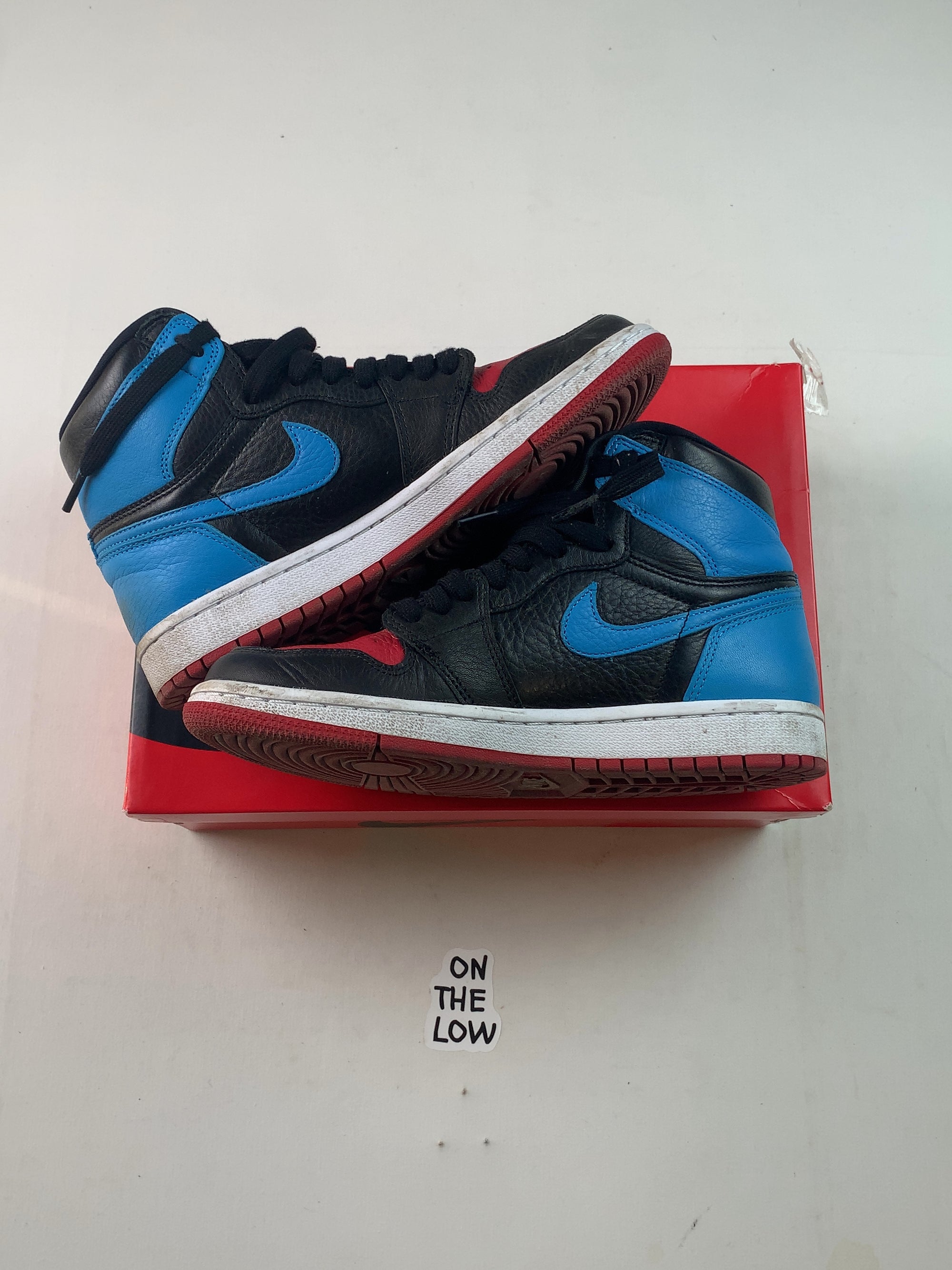 Jordan 1 Retro High NC to Chi (Women's) (USED) — Drive 1n8bElf8KXX4uq9YjJtp1VmRcX1iECfWq — photo 2