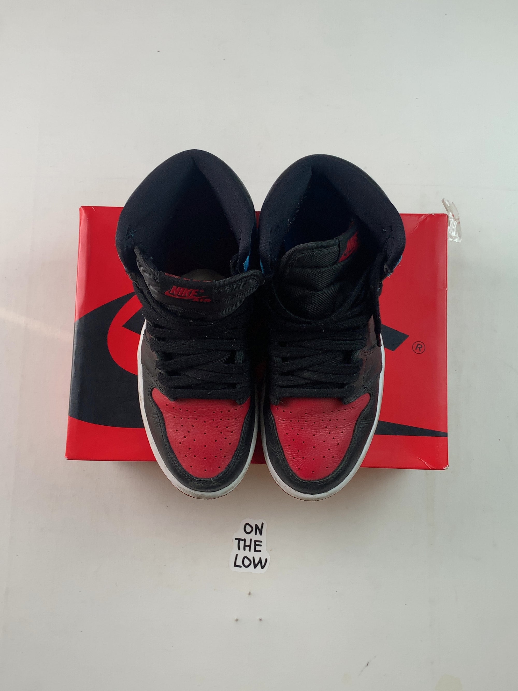 Jordan 1 Retro High NC to Chi (Women's) (USED) — Drive 1uQi8Z3-v0o0pqkWImwCOlfgmeXgM0AjJ — photo 3