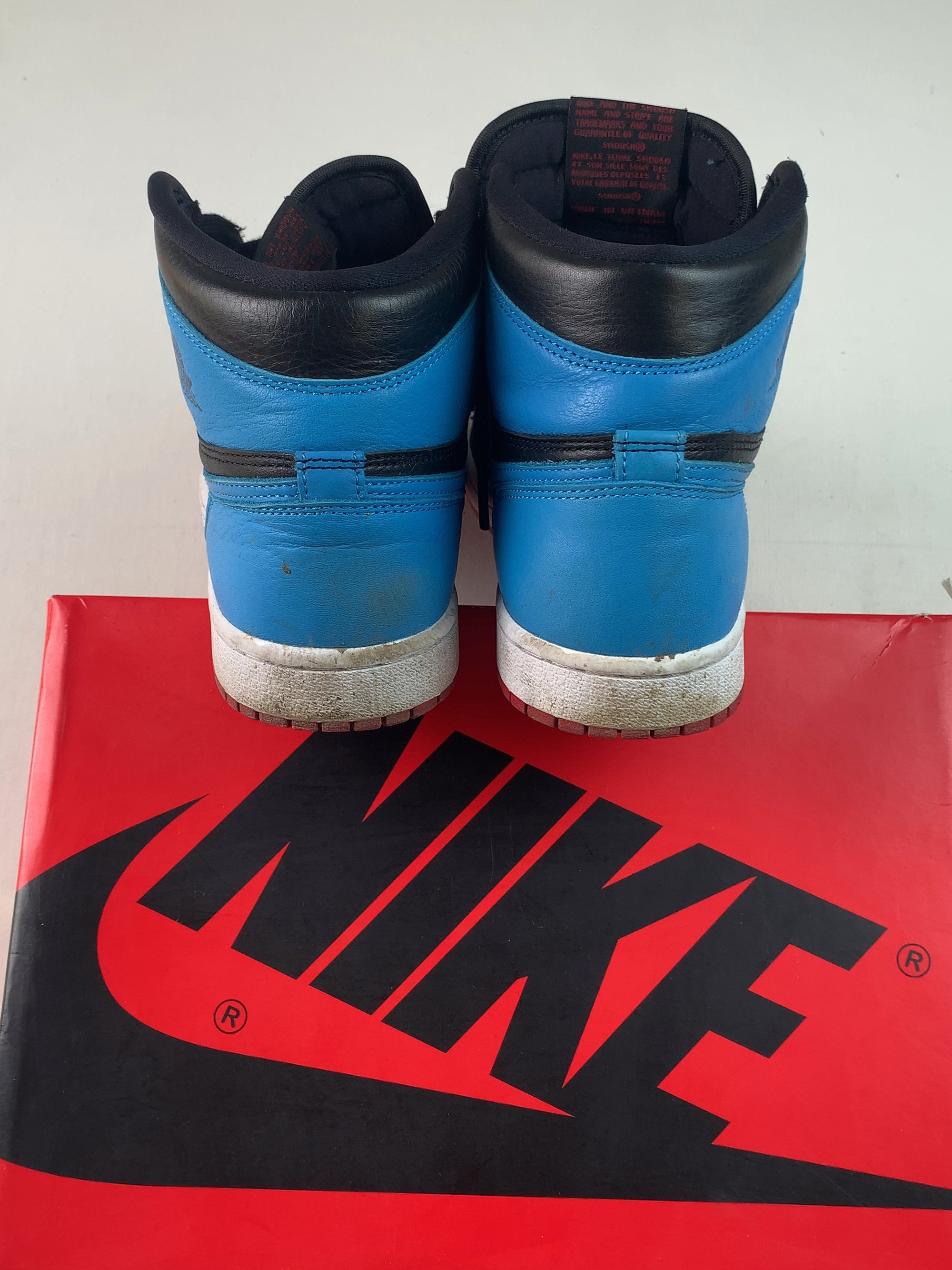 Jordan 1 Retro High NC to Chi (Women's) (USED) — Drive 1x5R3cAyZoRsdhqz49biztB2jyrj4_1Yh — photo 5