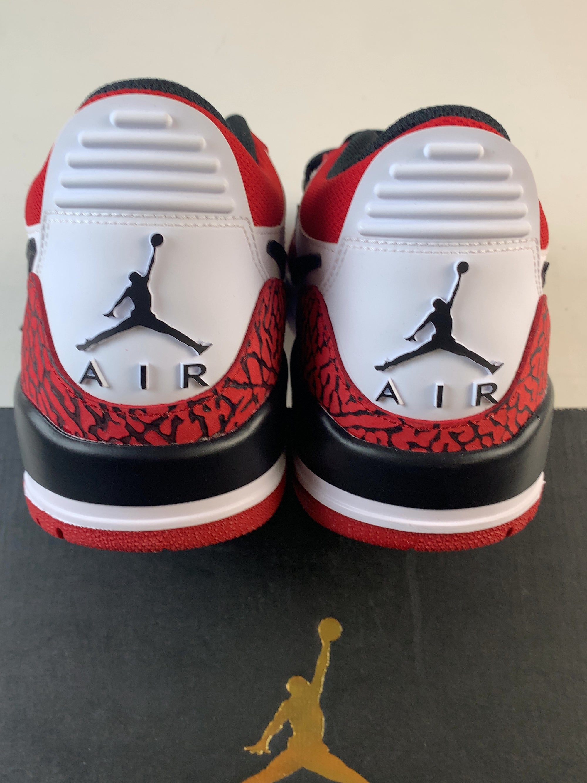 Air Jordan Legacy 312 Low Chicago Red — Drive 1y-uuXEjinnrGBP1mY8x2OeDRcOL-KB21 — photo 5