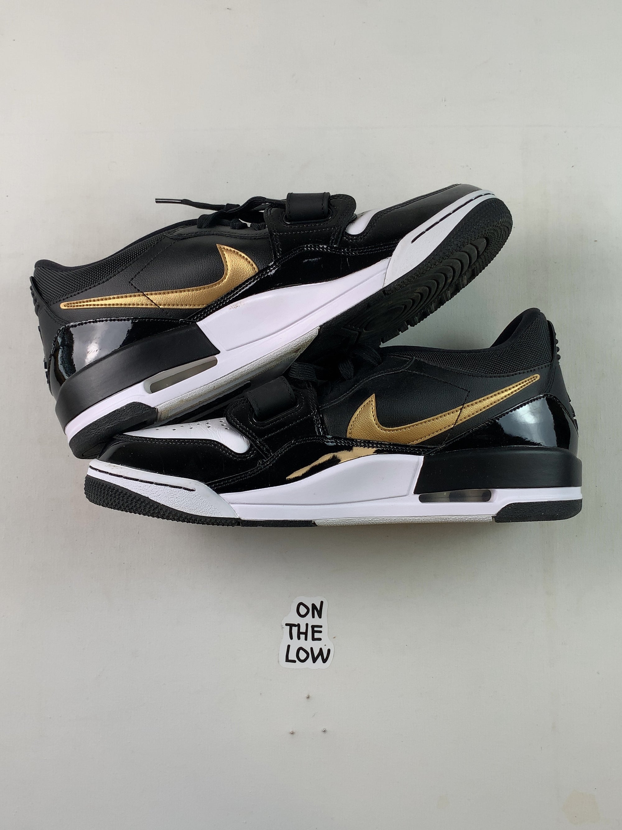Jordan Legacy 312 Low Black Metallic Gold (USED) — Drive 1iSxHfzoakzf43RbKhZYh2mJxeWpILhqG — photo 2