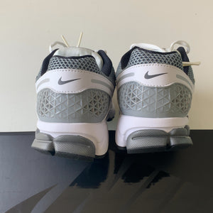 Nike Zoom Vomero 5 SE SP Dark Grey Black White — Drive 1jy1yJYgDwLRJNPp17dbPEAvmz0CrkFGg — photo 5