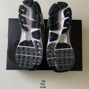 Nike Zoom Vomero 5 SE SP Dark Grey Black White — Drive 13_a2sU8uv167vV0Bfi7_e04BMfXDF1Ow — photo 6