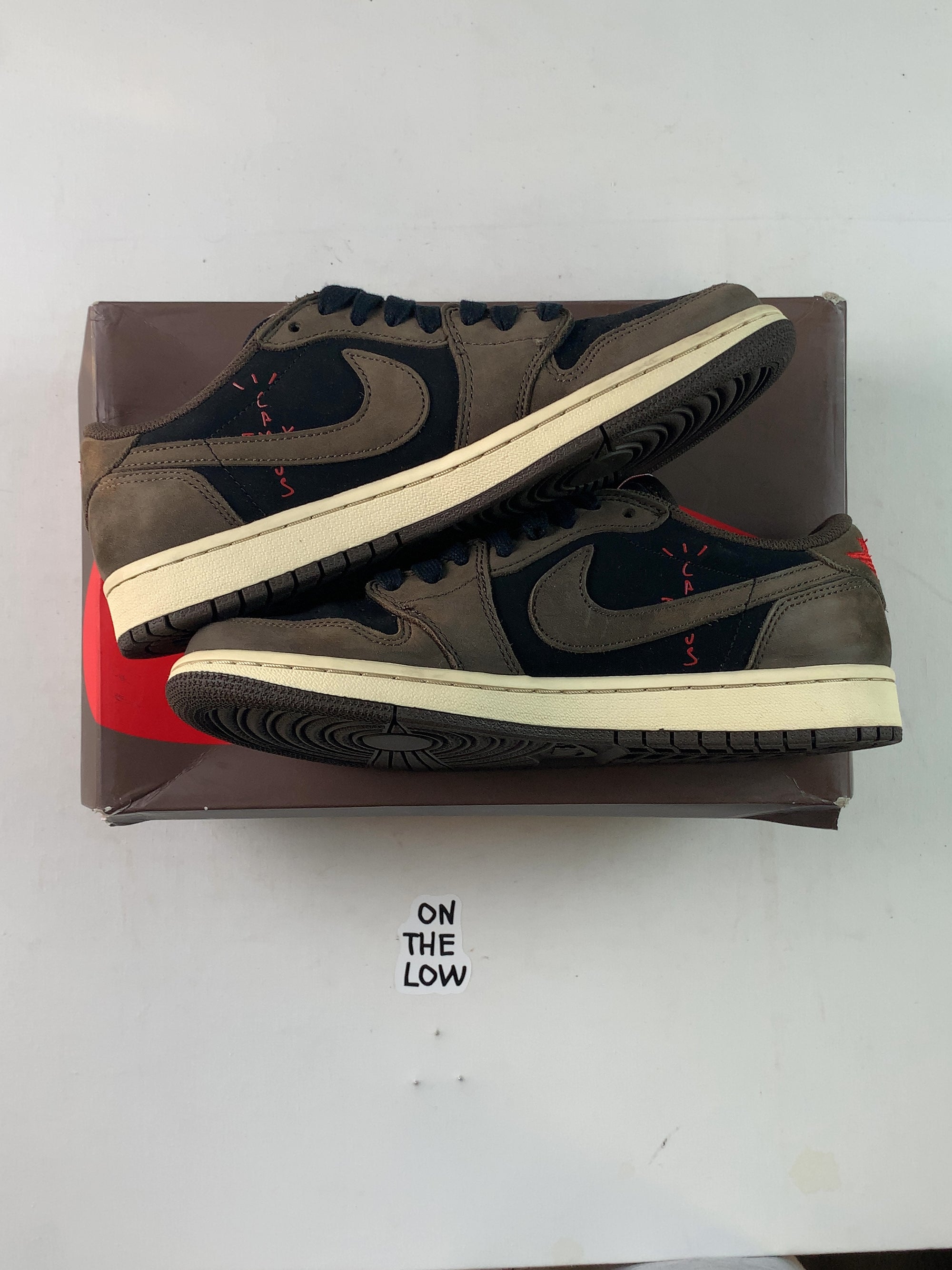 Jordan 1 Retro Low OG SP Travis Scott Mocha — Drive 1bOjdz4zxiUpDJFWff5dOIAMov23r4OxW — photo 2